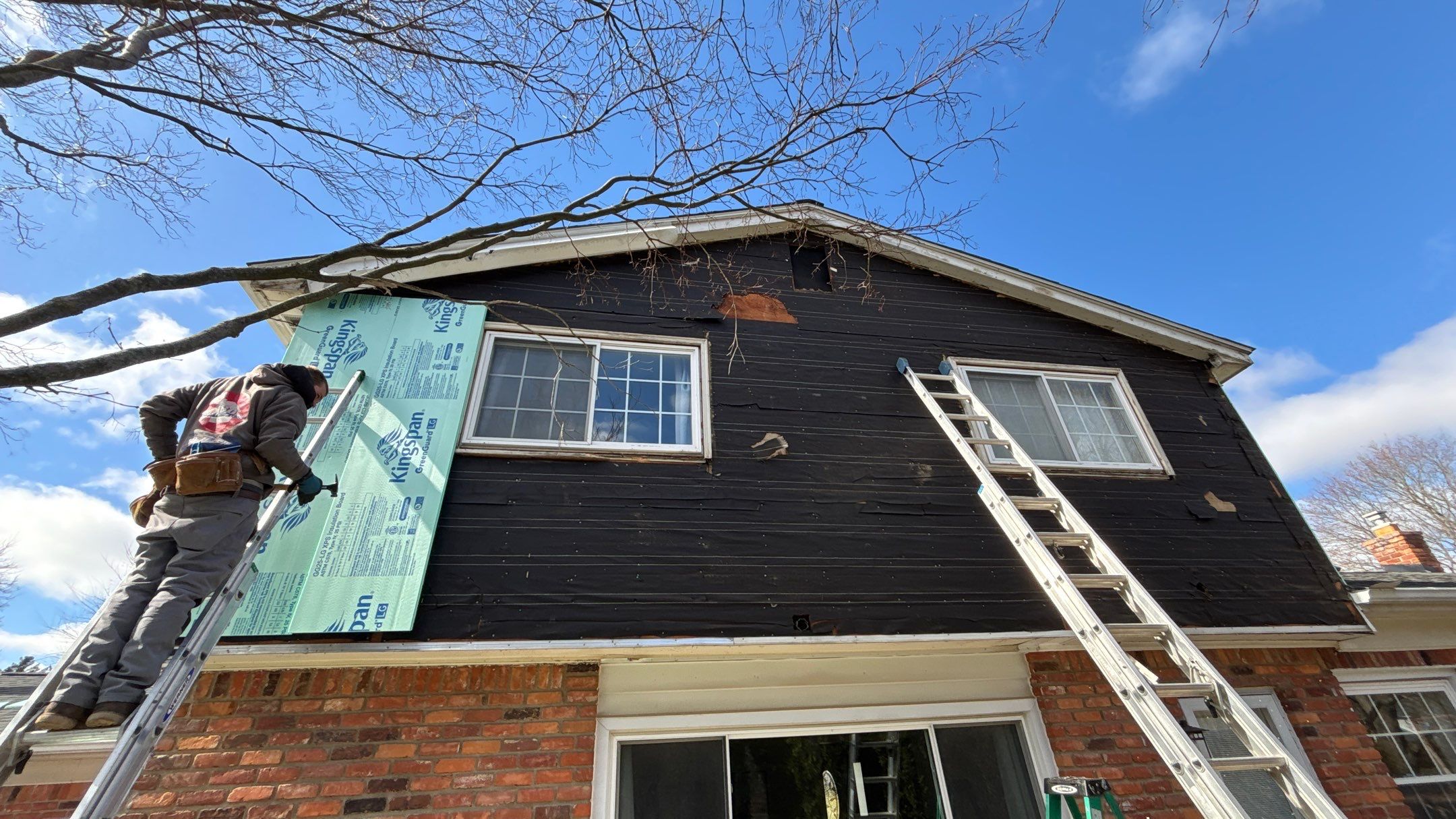 Siding Replacement using Alside Charcoal Smoke and Roof Replacement using Owens Corning Peppercorn by 180 Contractors
