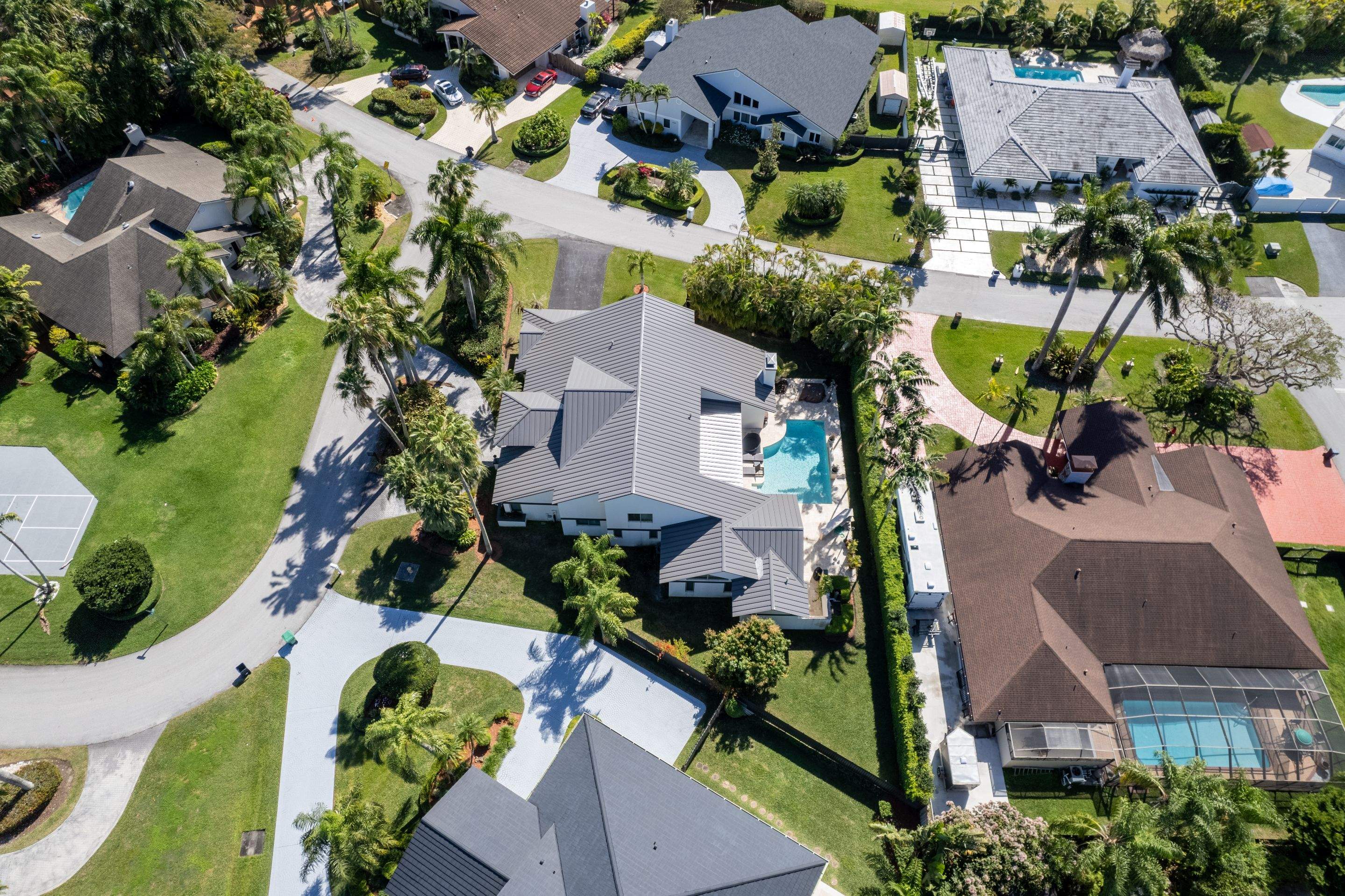 Metal Roof - Galvalume - Charcoal by Istueta Roofing