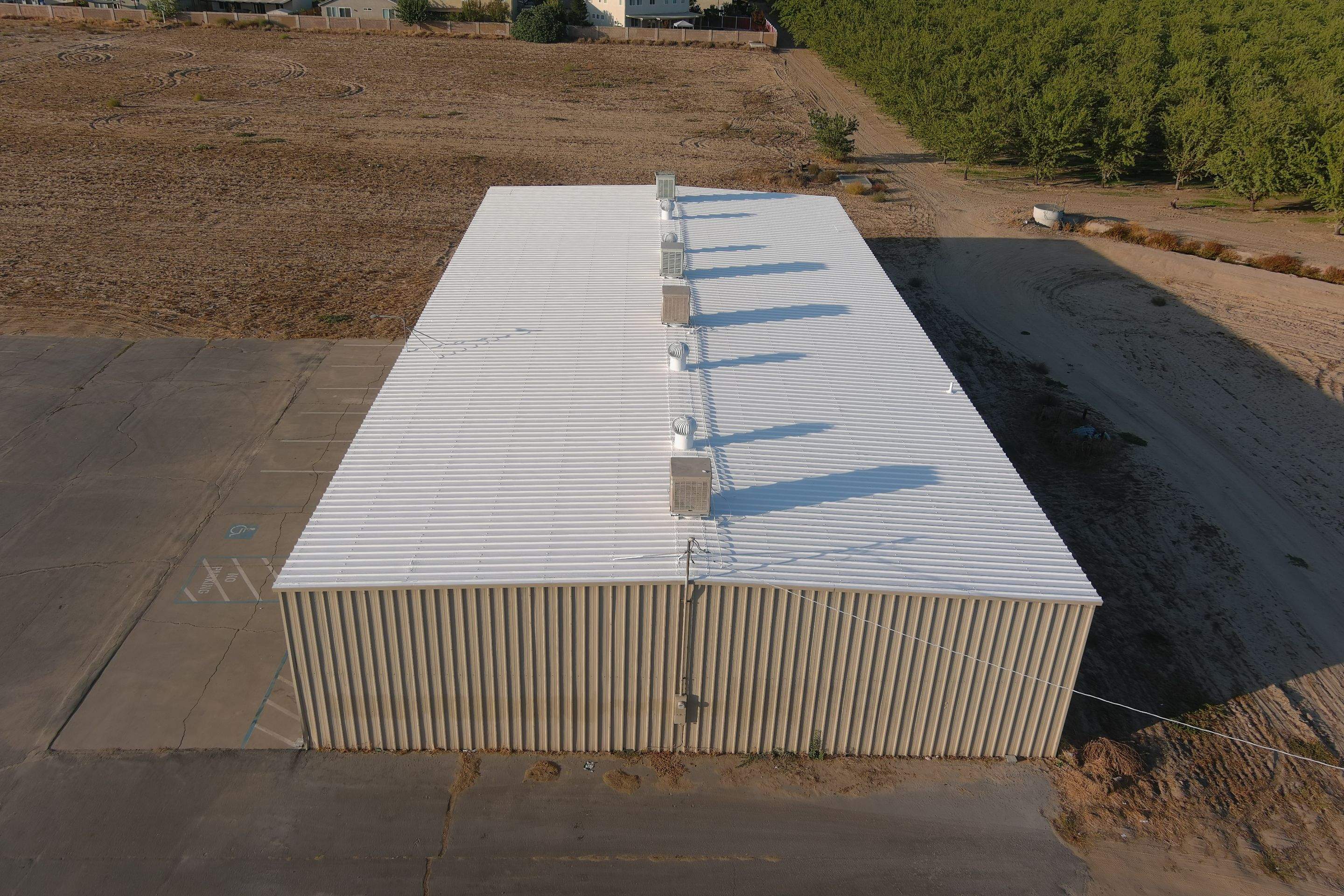 MR Roofing system using Conklin Benchmark/PUMA XL fabric and coating by Straight Edge Roofing Inc