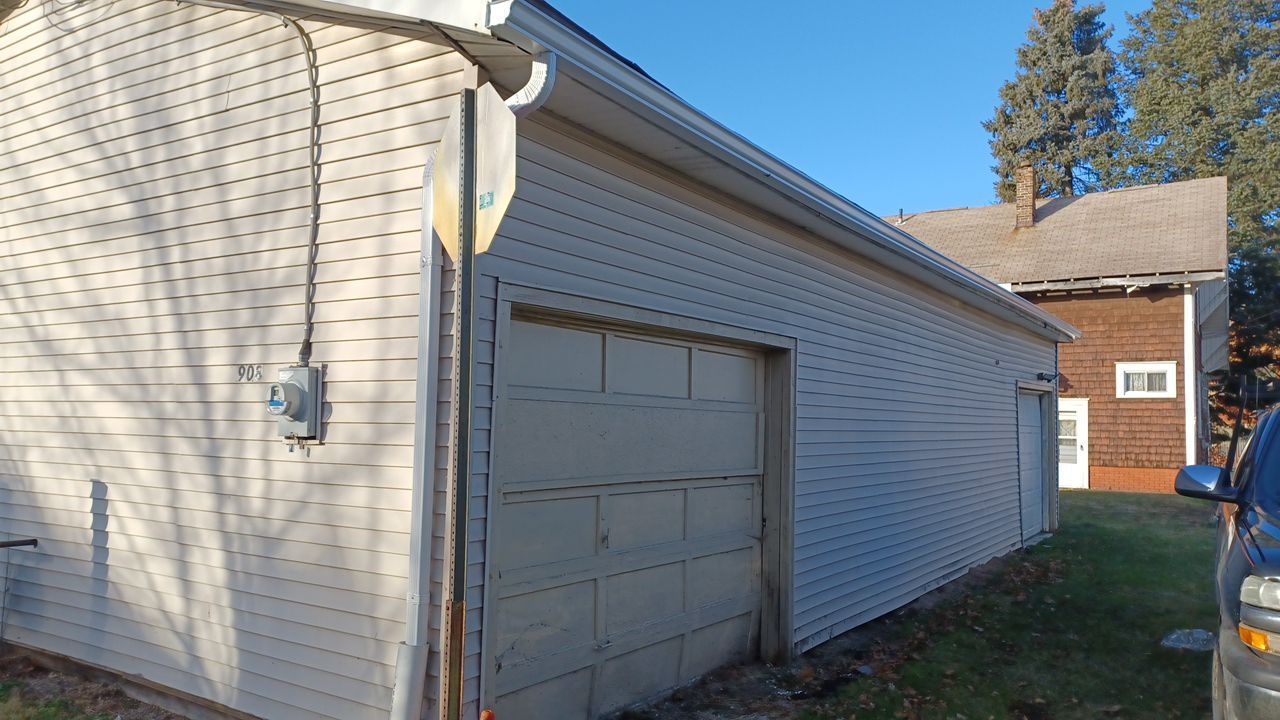 Eugene Holder by Silver Leaf Contracting 