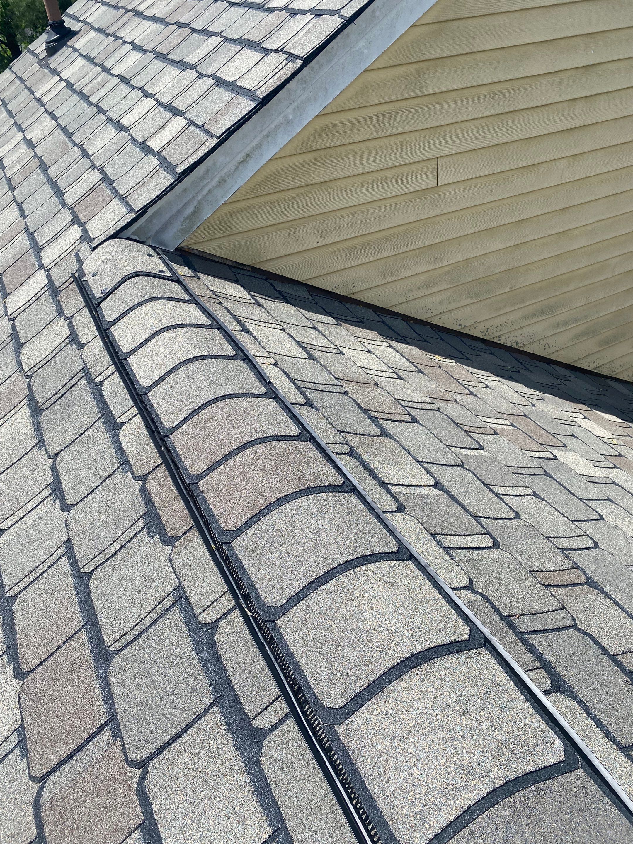 Arlington: CertainTeed Grand Manor Designer Shingles in Weathered Wood by RM Banning, Inc.