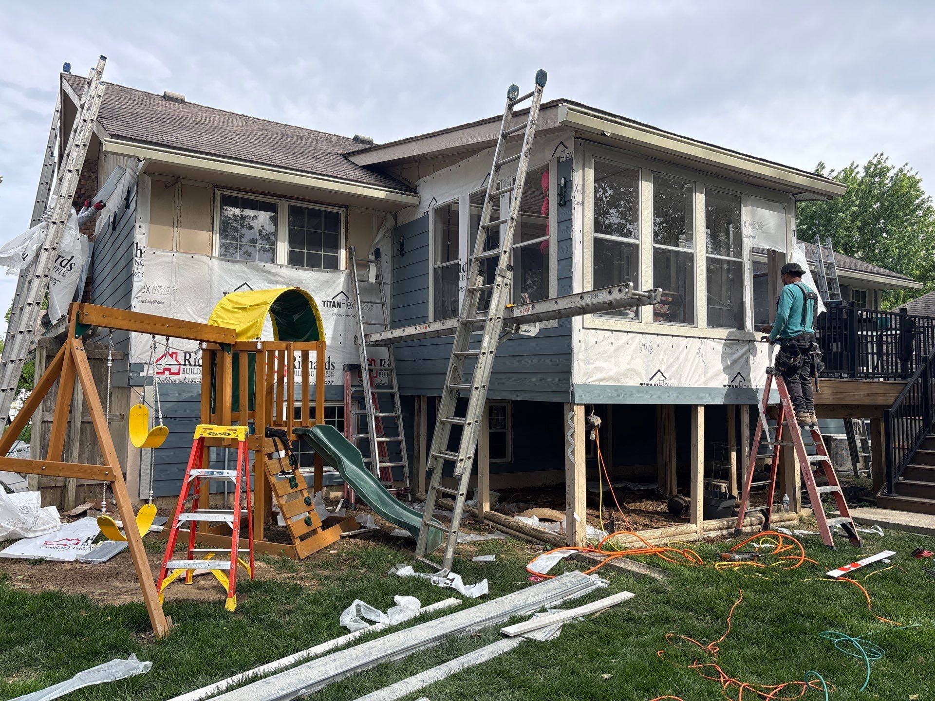 James Hardie in Kansas City Mo  by EEC  Windows, Siding & Roofing 