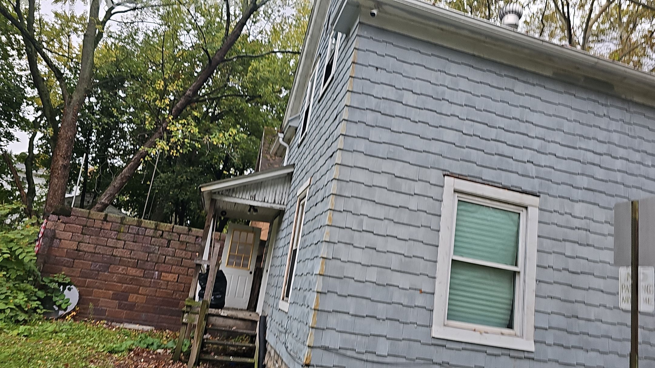 ATLAS PINNACLE COLOR: COASTAL GRANITE DRIP EDGE: WHITE by Eagle Eye Roofing