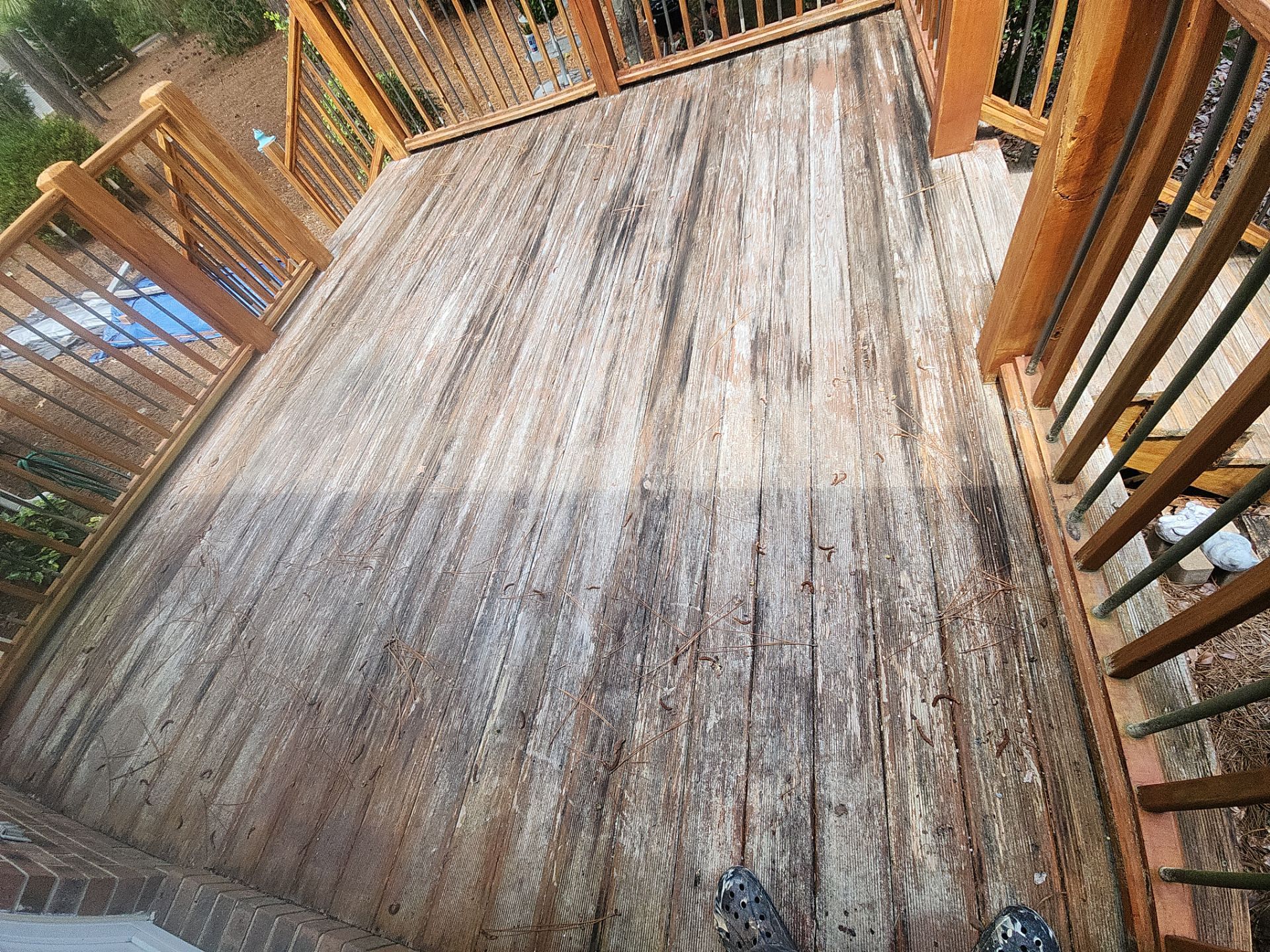 Wood Deck using Wood Sealant by DuraSeal