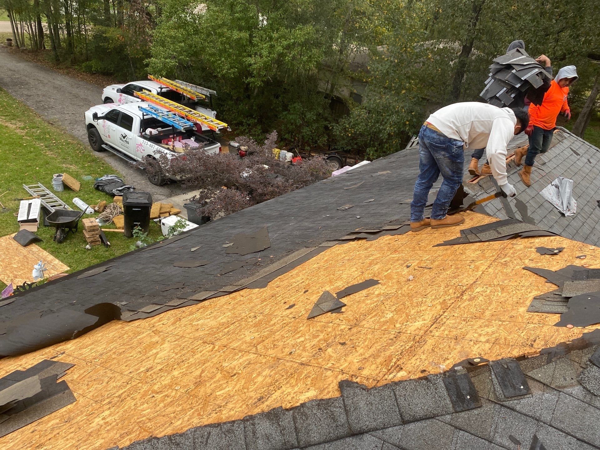 Residential Roofing Installation using Owen's Corning Duration (Lifetime) Shingles by Roof Repair Company