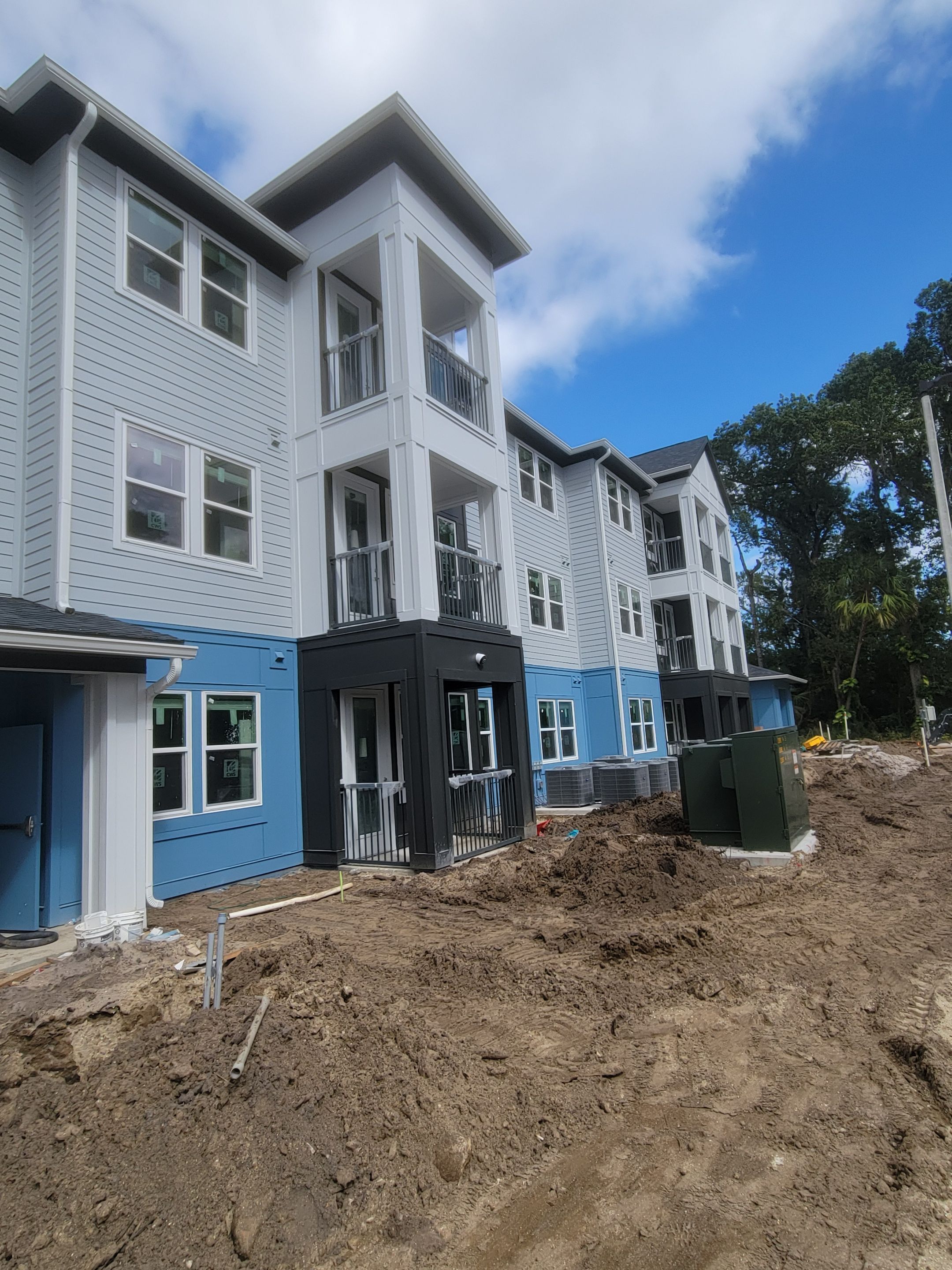 7-Inch Seamless Gutters for Large Roofs in Daytona Beach FL by Gutter Professors