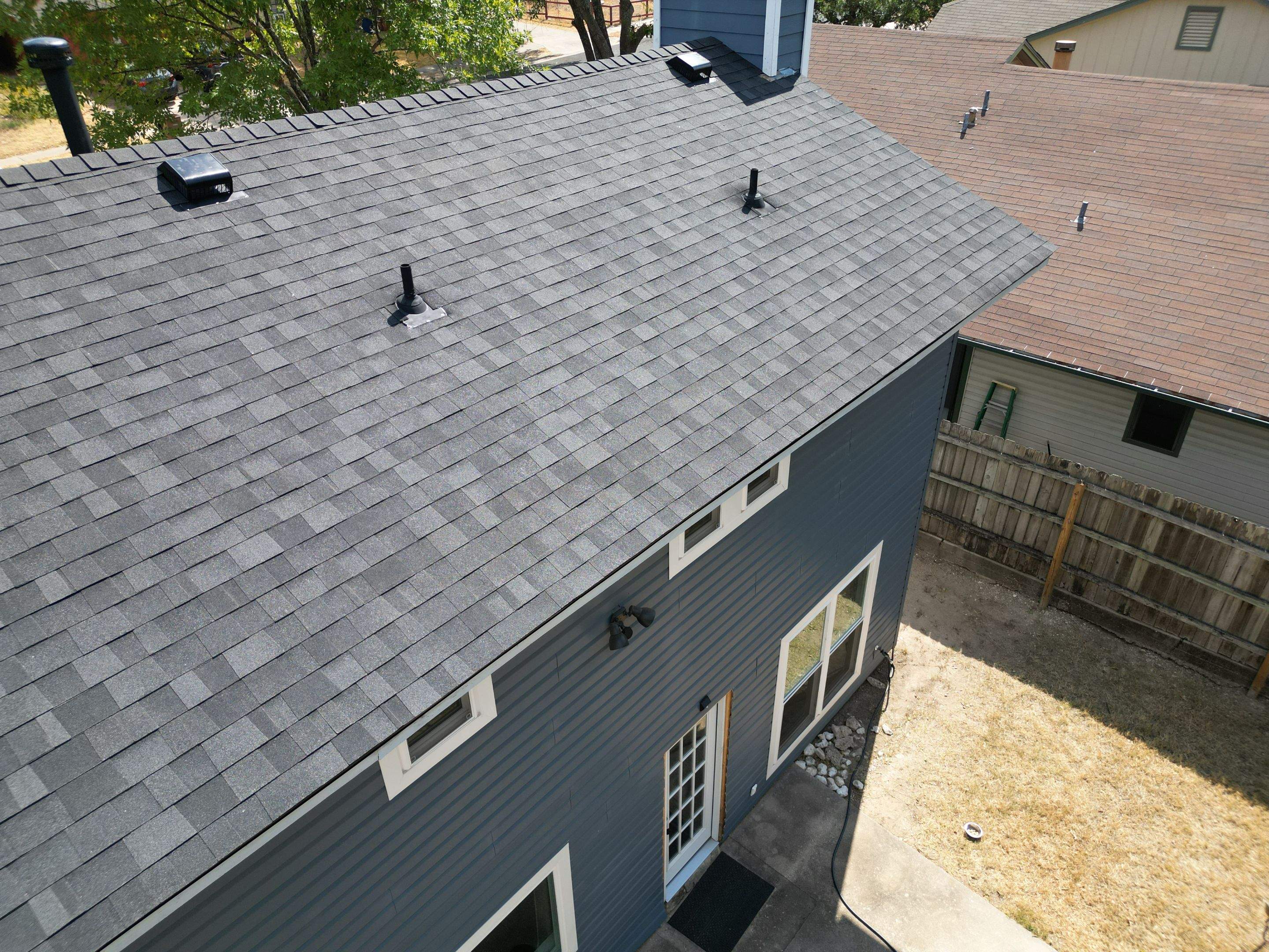 Onyx Black - Owens Corning TruDefinition Duration by RoofsOnly.com