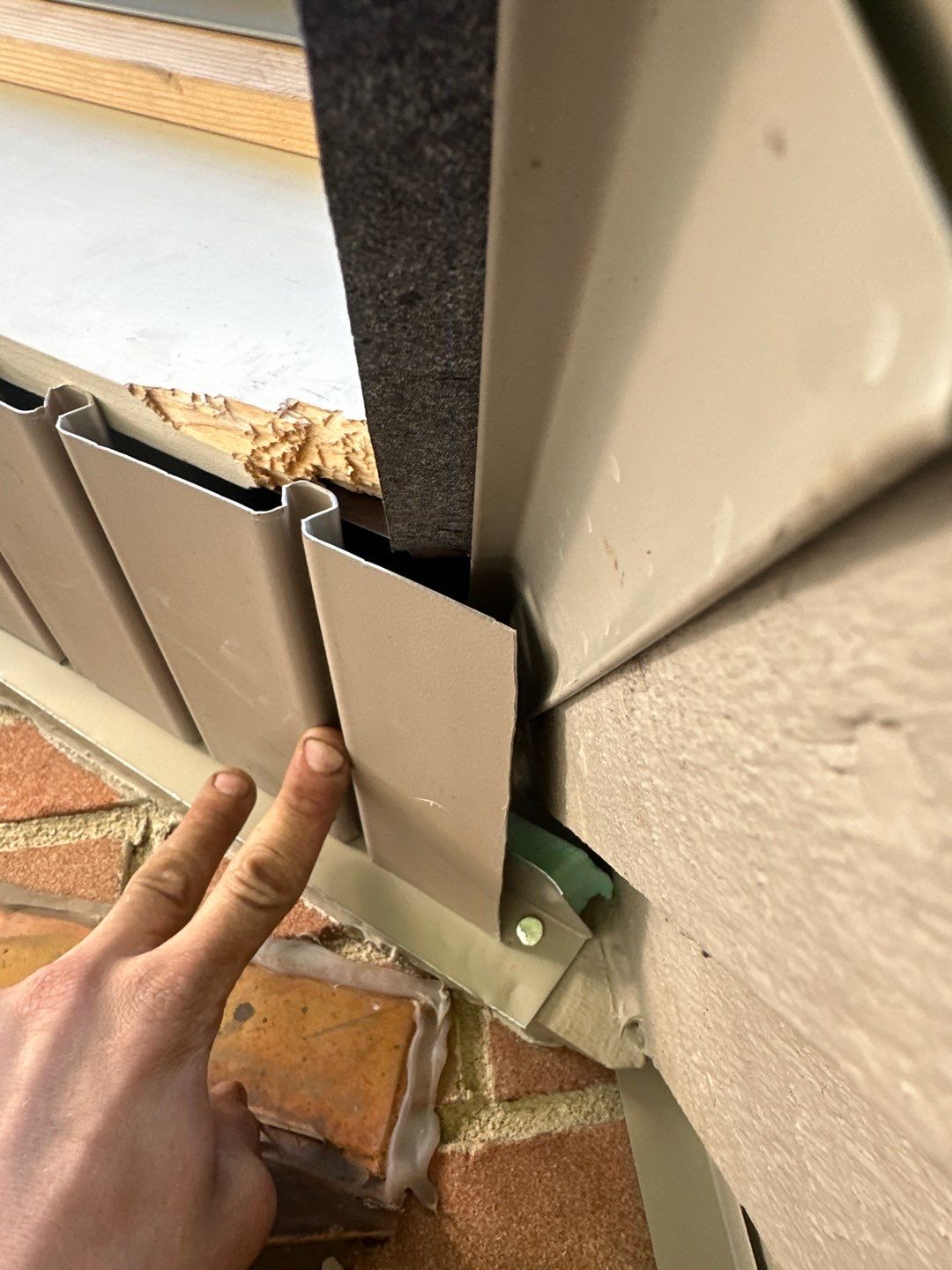 Roof Replacement using Owens Corning Peppercorn and Siding Replacement using Ascend Charcoal Smoke by 180 Contractors