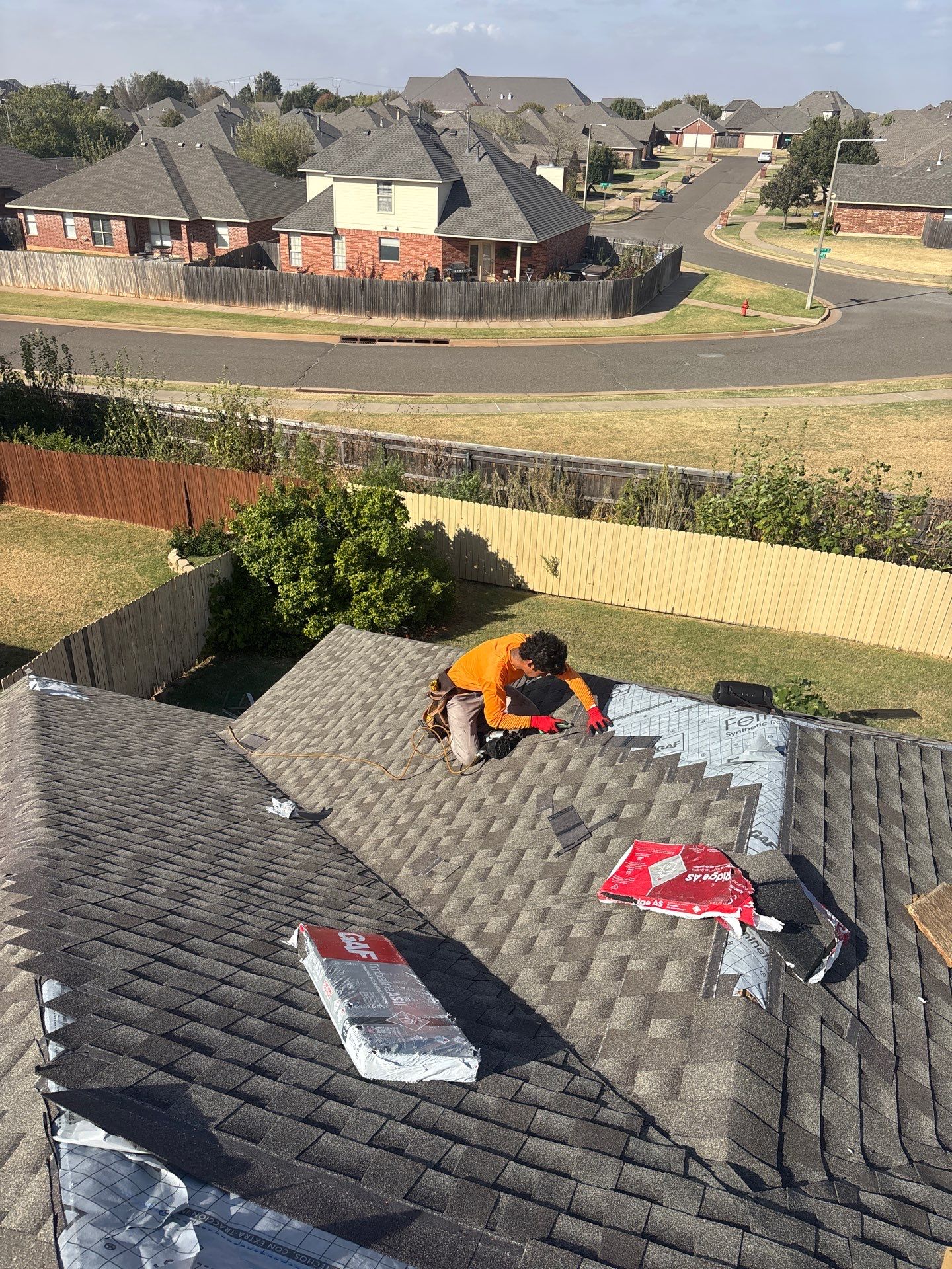 GAF - Weatherwood by Frontline Roofing and Construction