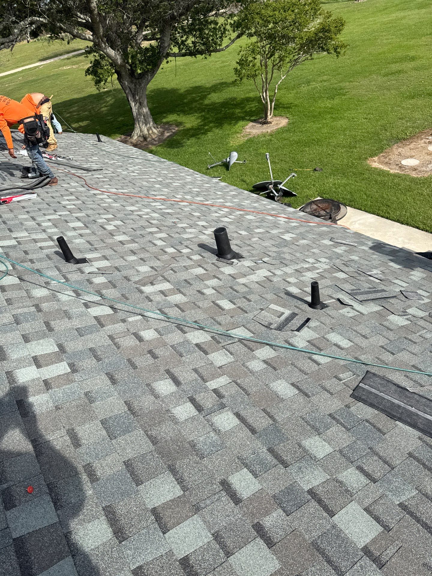 Roof Replacement louise by Roof Repair Company