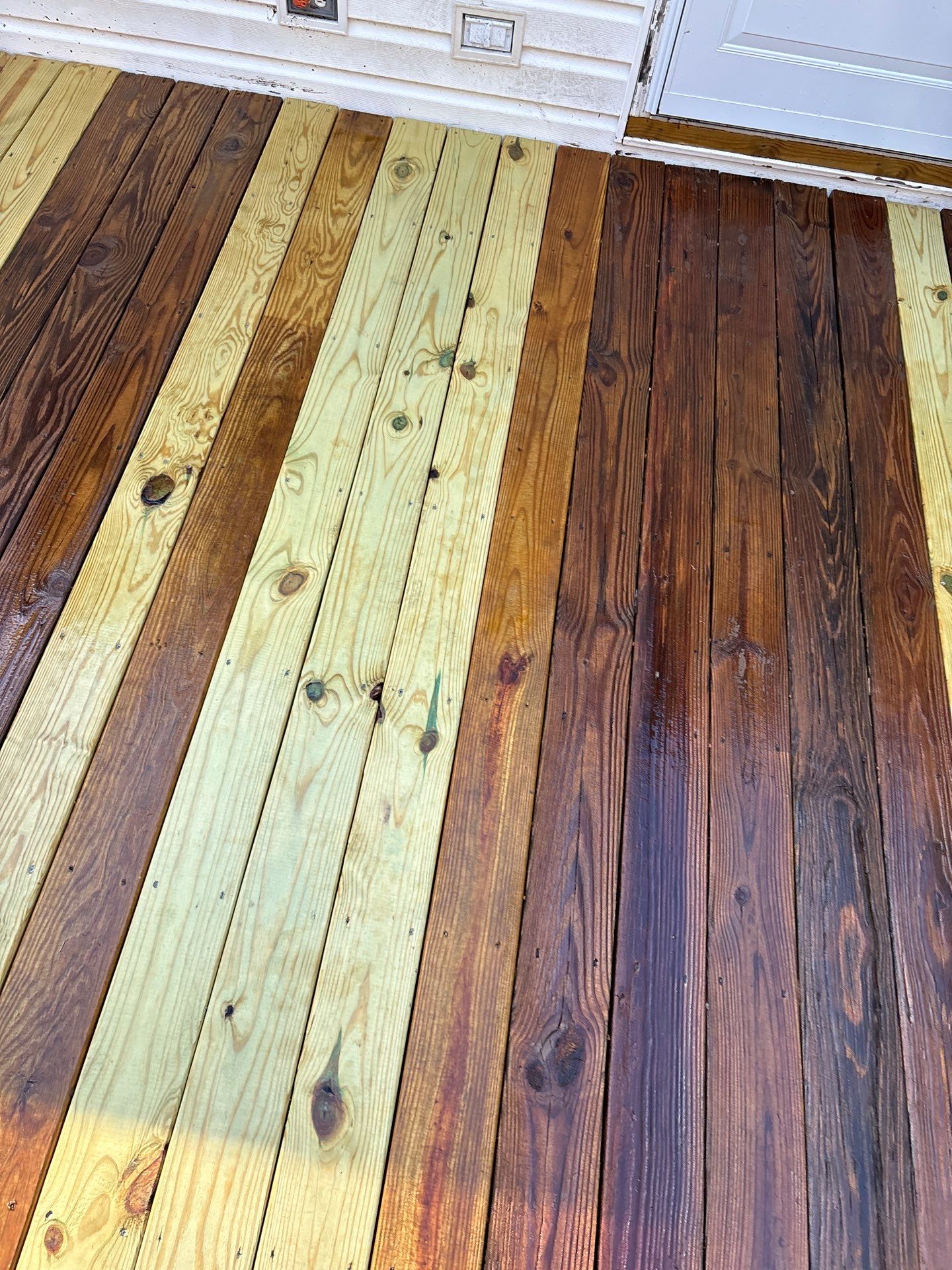 Wood Deck using Wood Sealant by DuraSeal