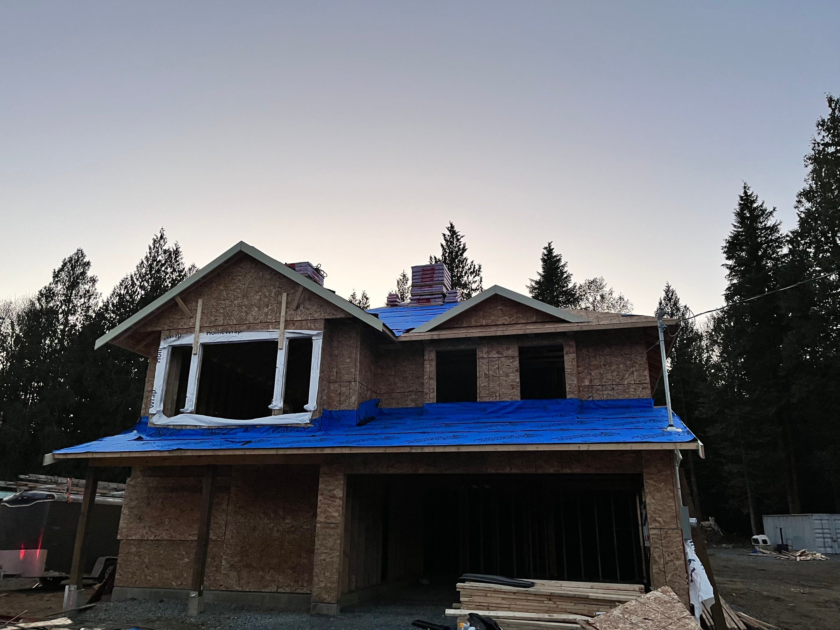 Residential Roofing Installation using OC Oakridge shingles by Top Notch Roofing Inc