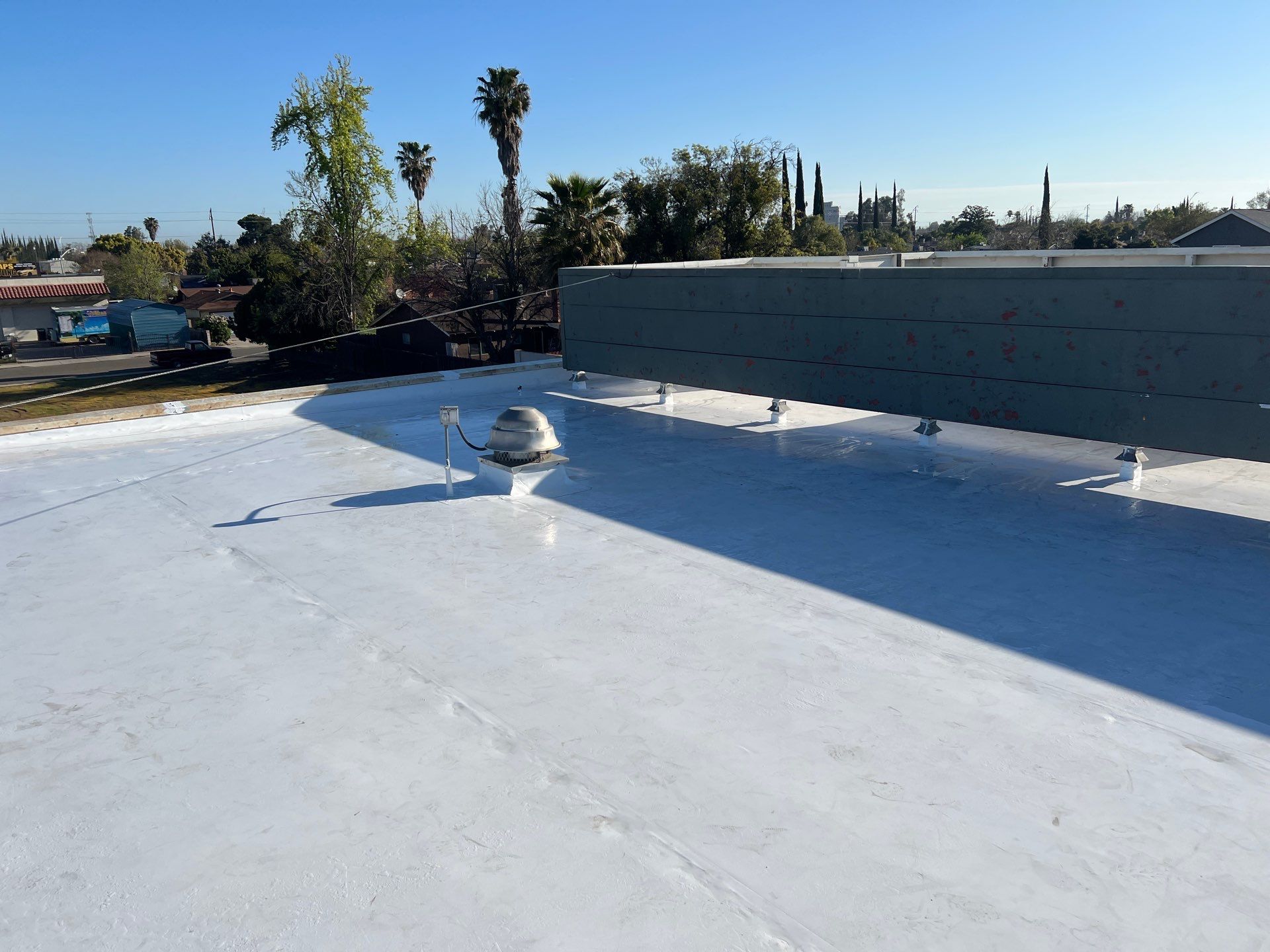 TPO single-ply roofing system using GAF Everguard 60 mil by Straight Edge Roofing Inc