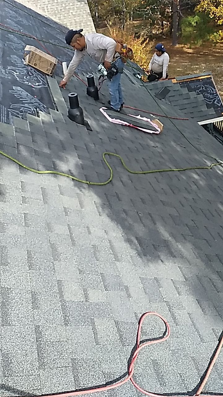 Residential Roofing Installation using Owens Corning Oakridge- Williamsburg Gray by Indigo State Roofing