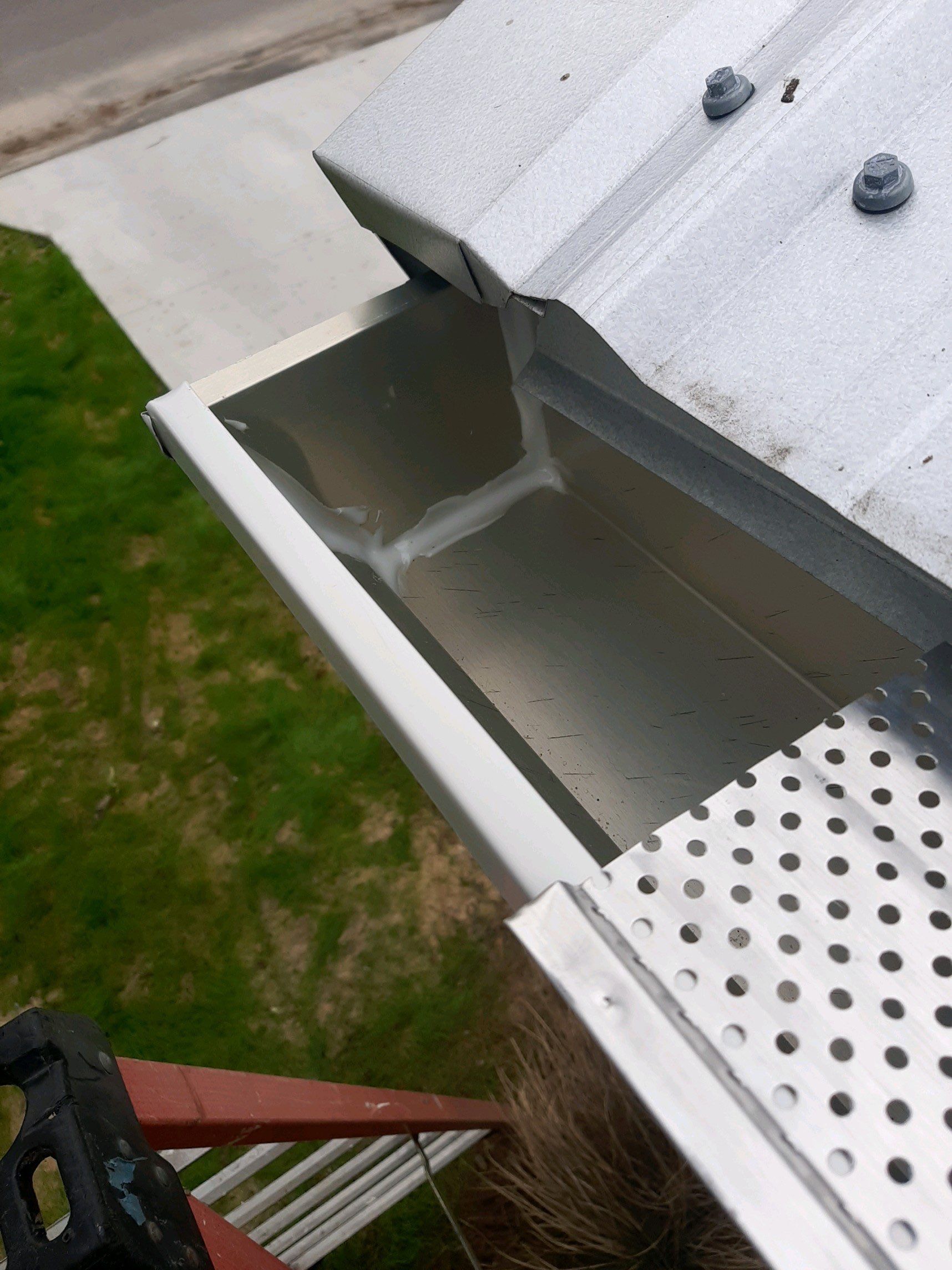 Seamless Gutter and Leaf Guard Installation Using K-Style Gutters by Gutter Professors