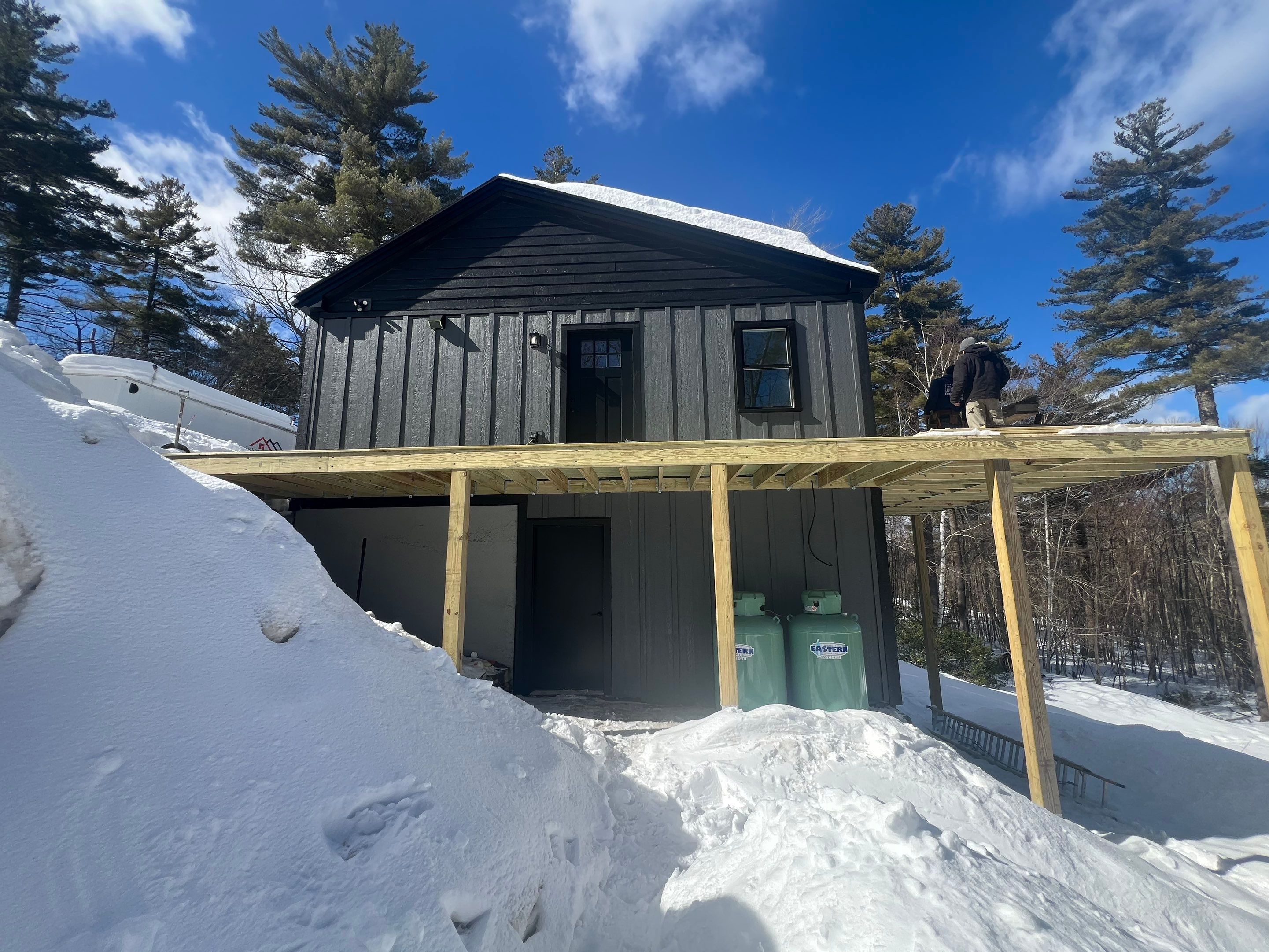Tamworth New Hampshire - Beautiful Siding Project by Tall pine roofing