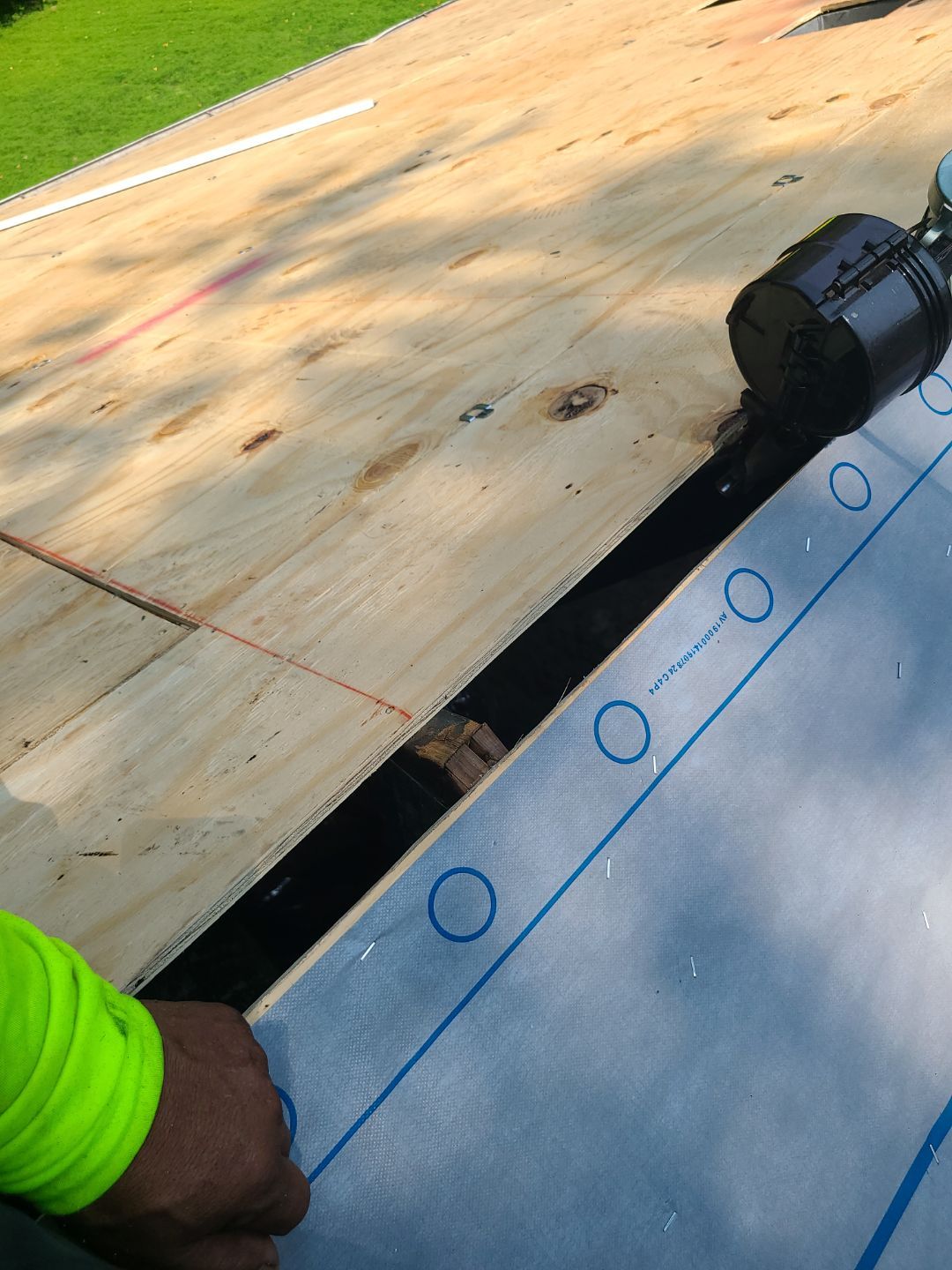 Oakton: Residential Roof Replacement with CertainTeed Landmark Designer Shingles in Pewter by RM Banning, Inc.