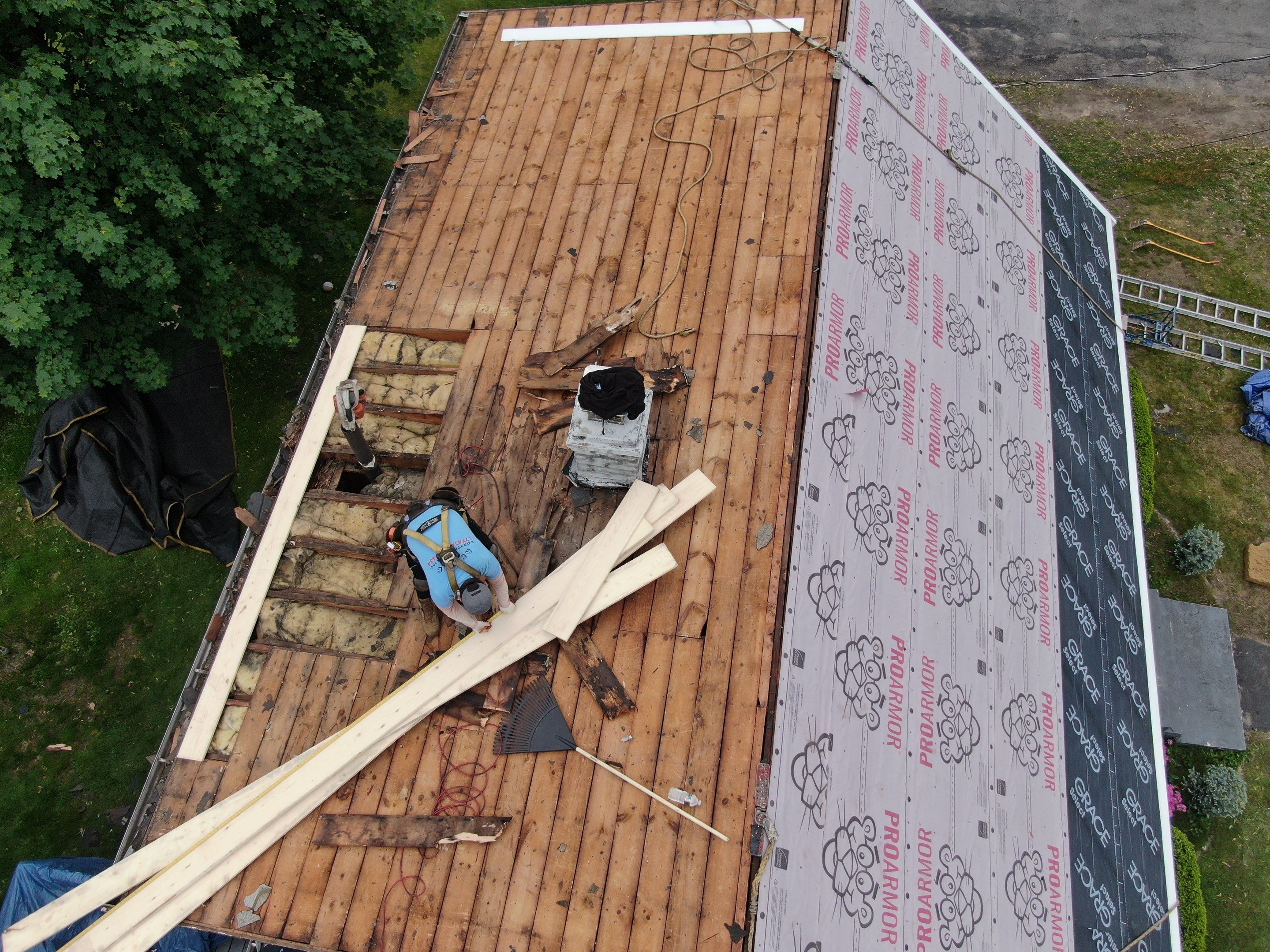 Roof and Flat Roof Membrane Replacement in Lowell, MA by Mighty Dog Roofing of Greater Middlesex County