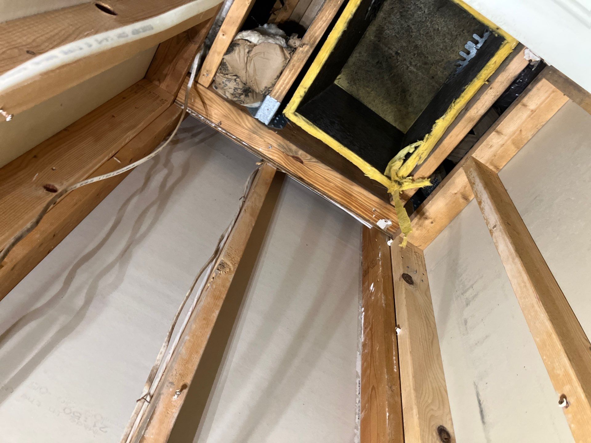 Holmes Beach AC Mold Deep Cleaning by Ampm Restoration Services