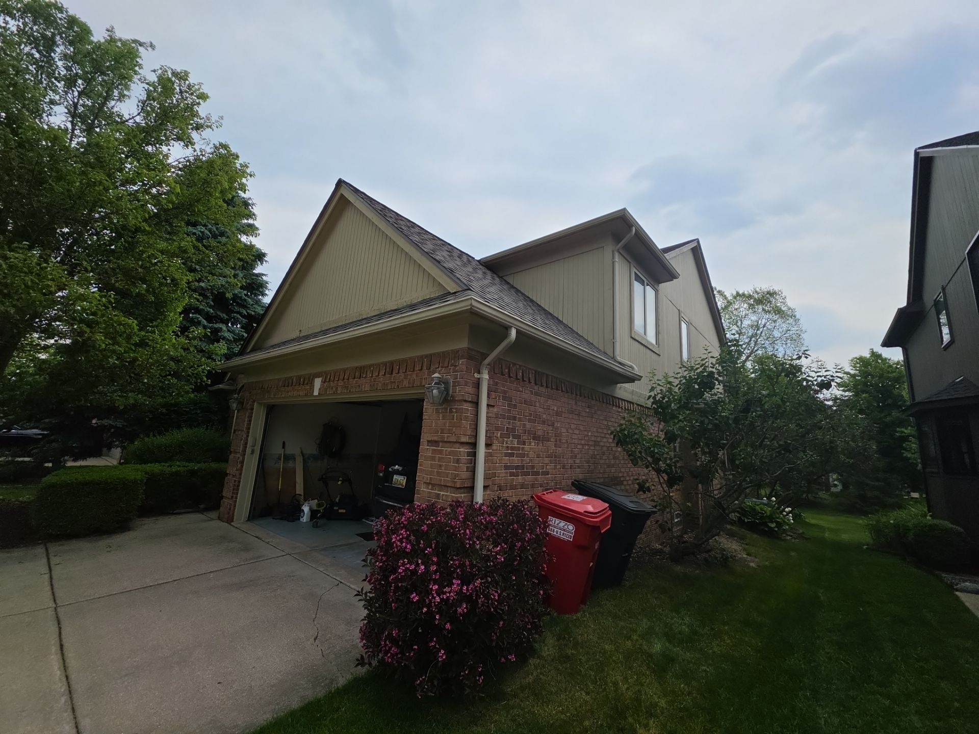 Siding and Wood Trim Repair for Washington Residential Property by Top Shelf Painter