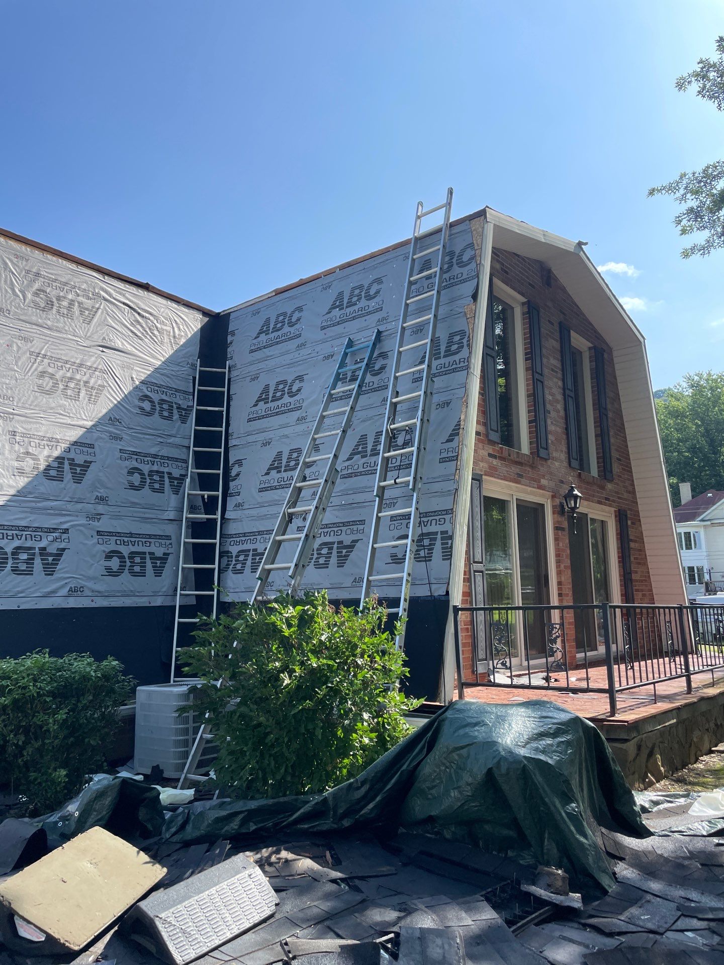 Residential Roofing Installation using GAF Timberline HDZ Charcoal by Rainstoppers Roofing