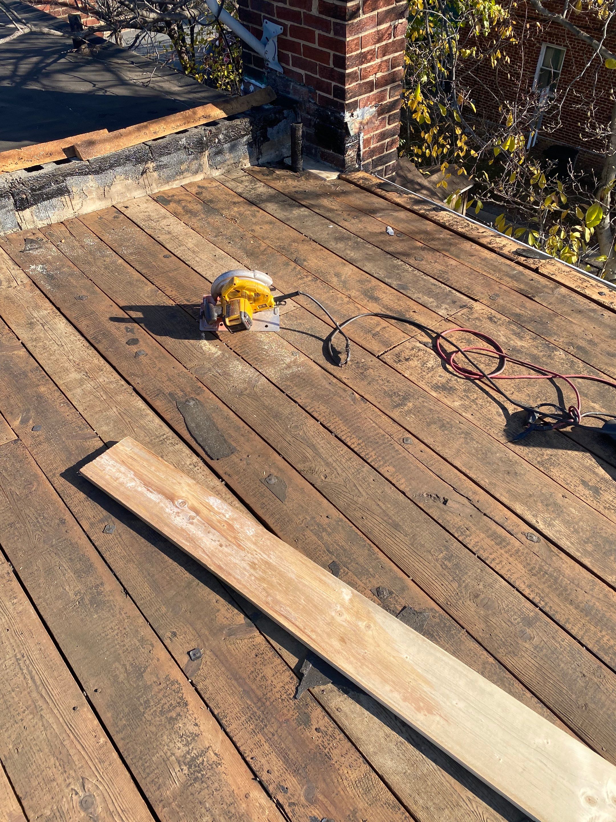 Alexandria: Residential Flat Roof Replacement with Mule Hide TPO Membrane by RM Banning, Inc.