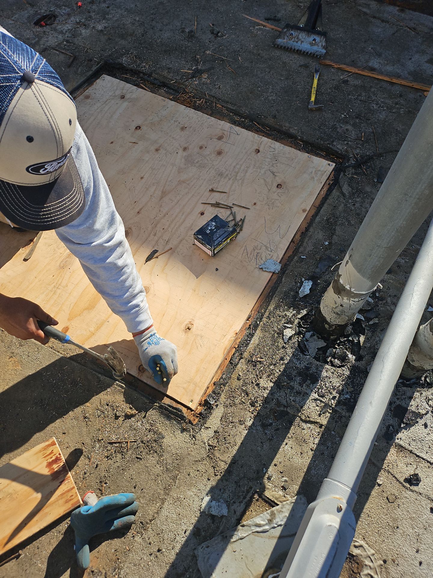 TPO single-ply roofing system using GAF Single-ply TPO 60 mil with 1.5 inch ISO board insulation by Straight Edge Roofing Inc