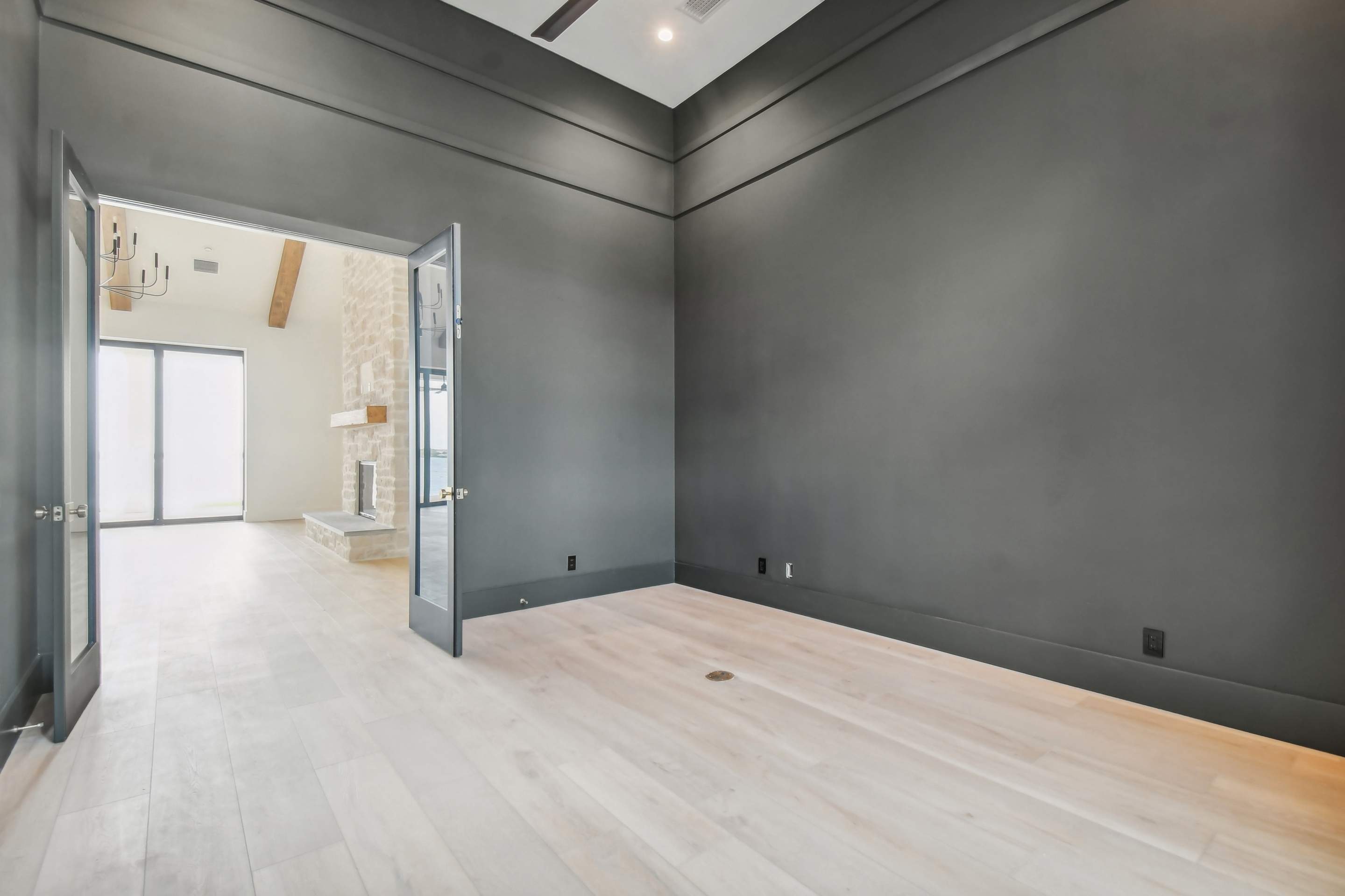 Custom Kingston by Lyons Heritage Tampa, LLC