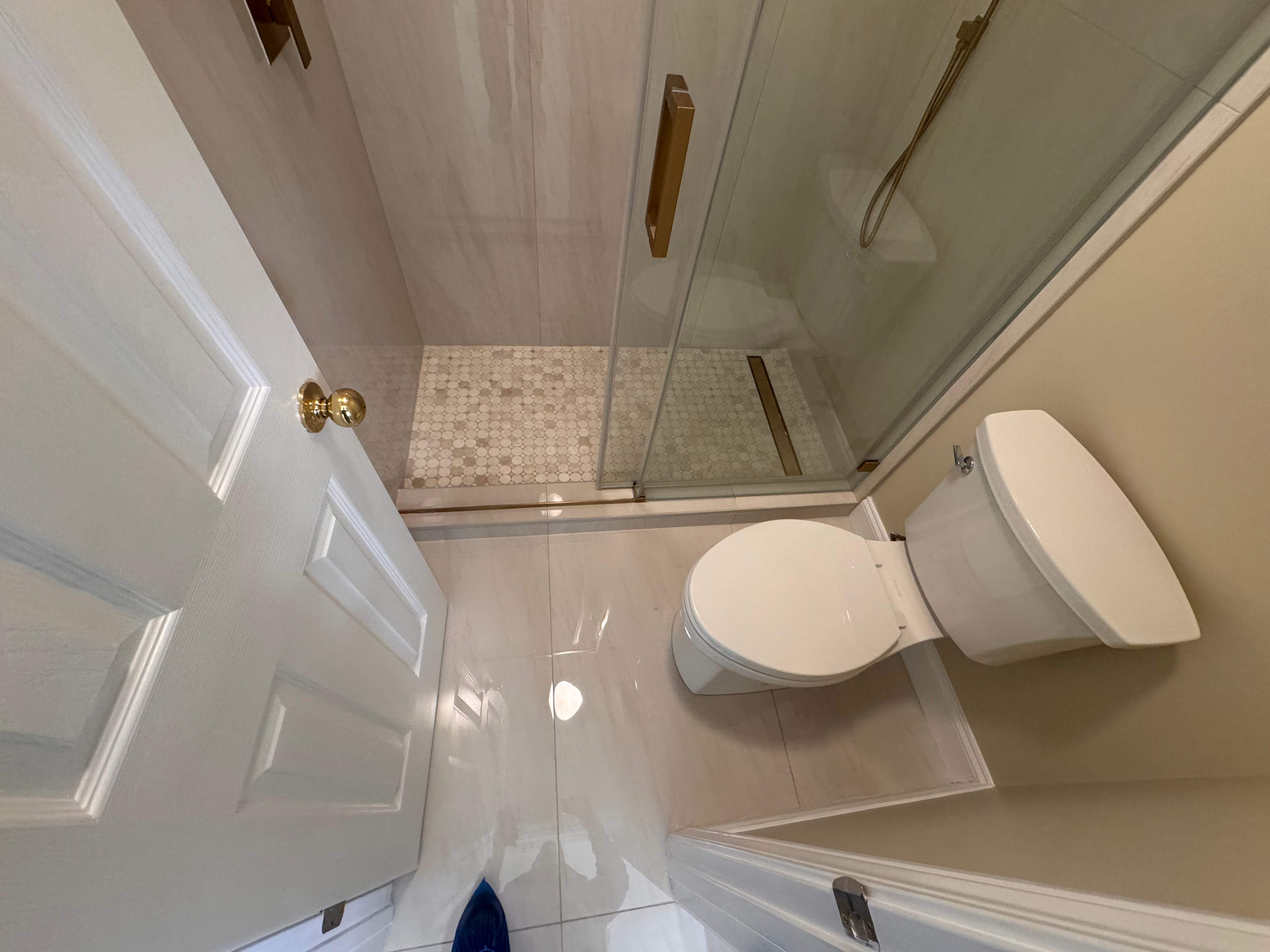 Jack and Jill bathroom renovation by Prudencio