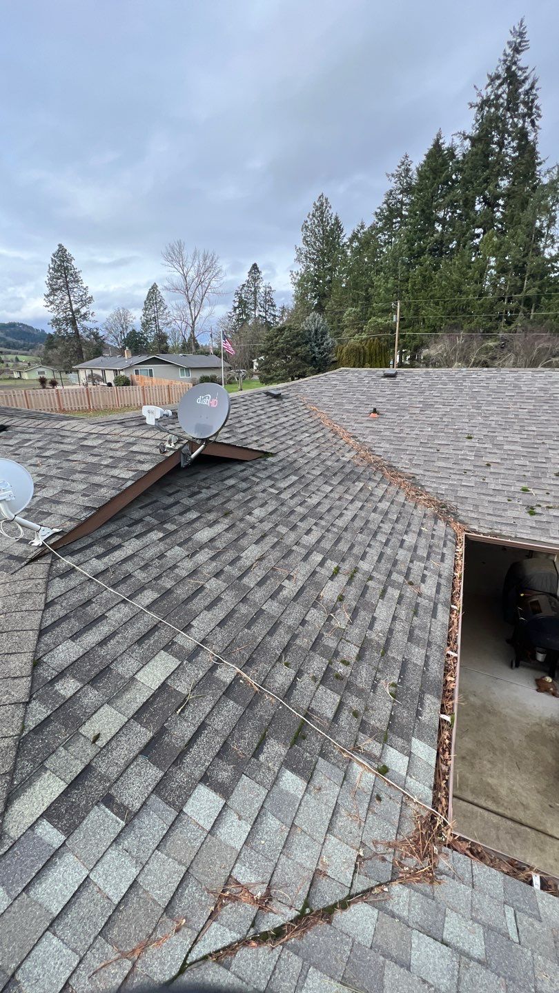 Residential Re-Roof in Lebanon Oregon by Orezona Building & Roofing Company, Inc.