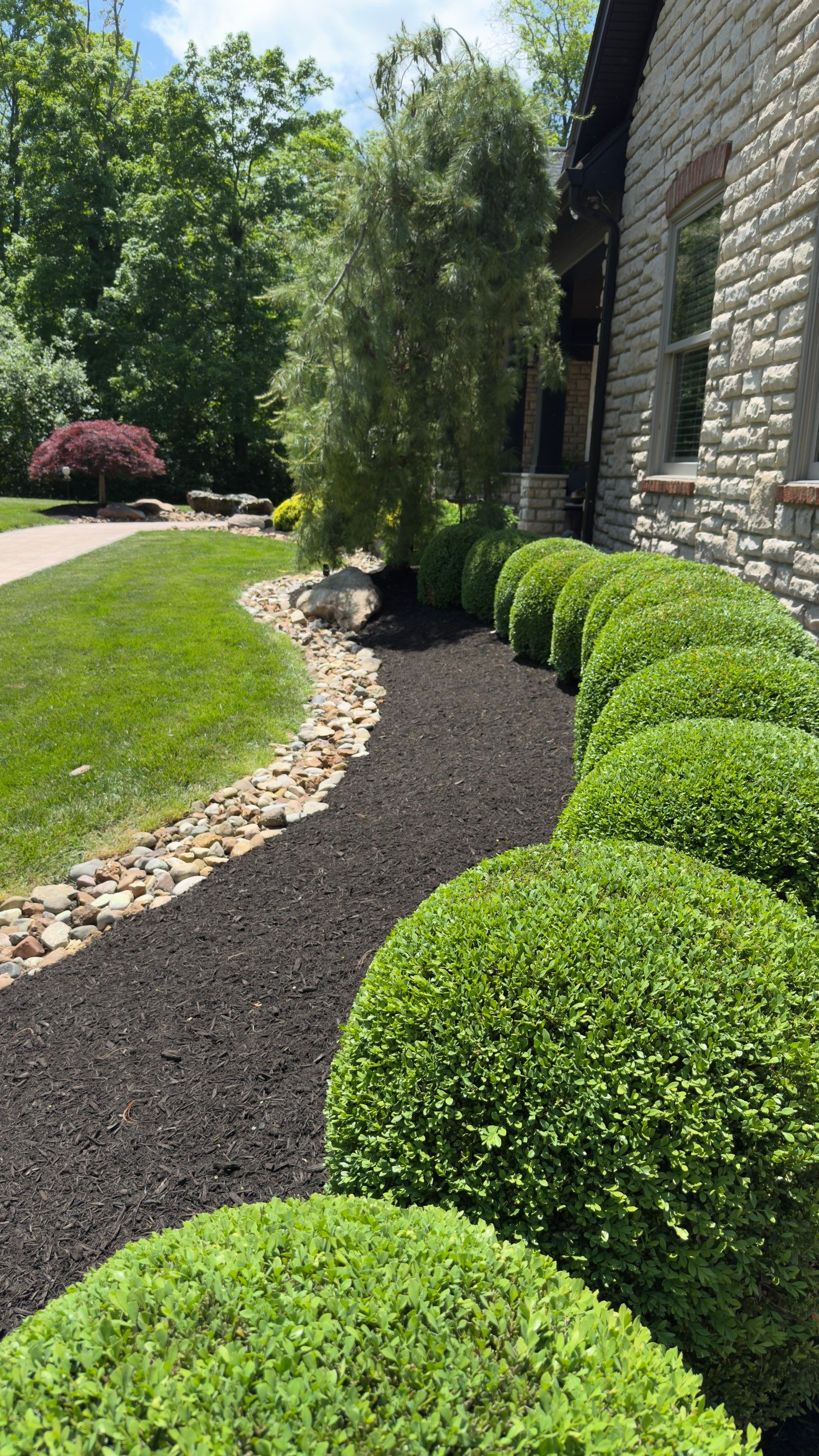 Spring Clean-up, Prune, Edge & Mulch by Reisenberg’s Lawn & Landscape, LLC