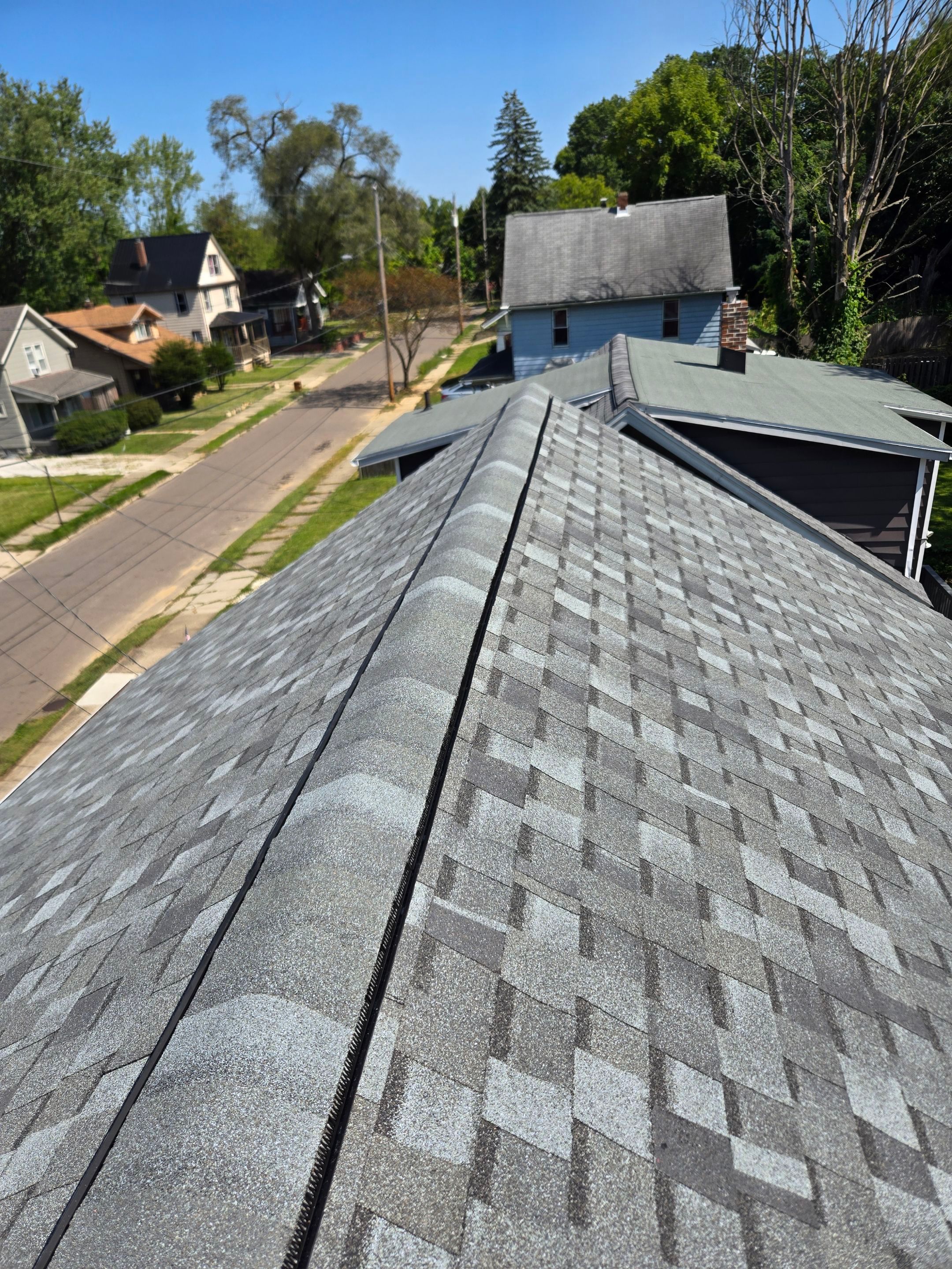 Atlas Pinnacle, Color, Coastal Granite, Drip Edge Color, White by Eagle Eye Roofing
