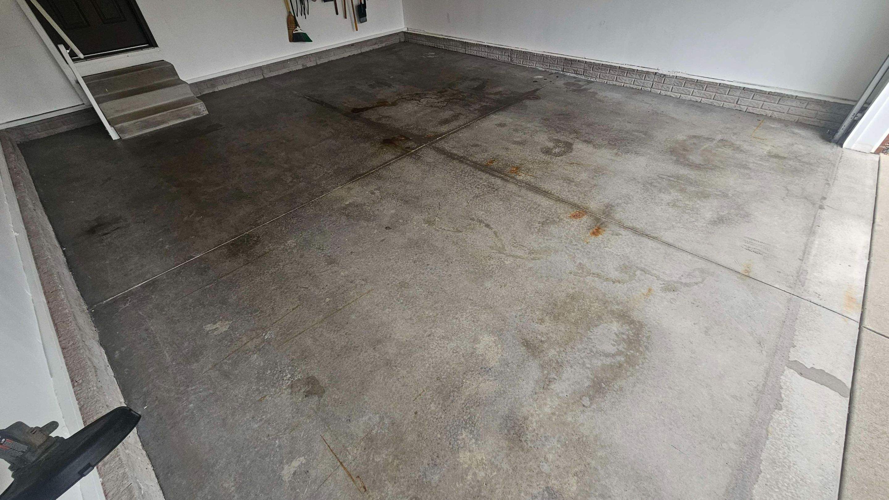 Creekbed Garage Normal by Loud Bros