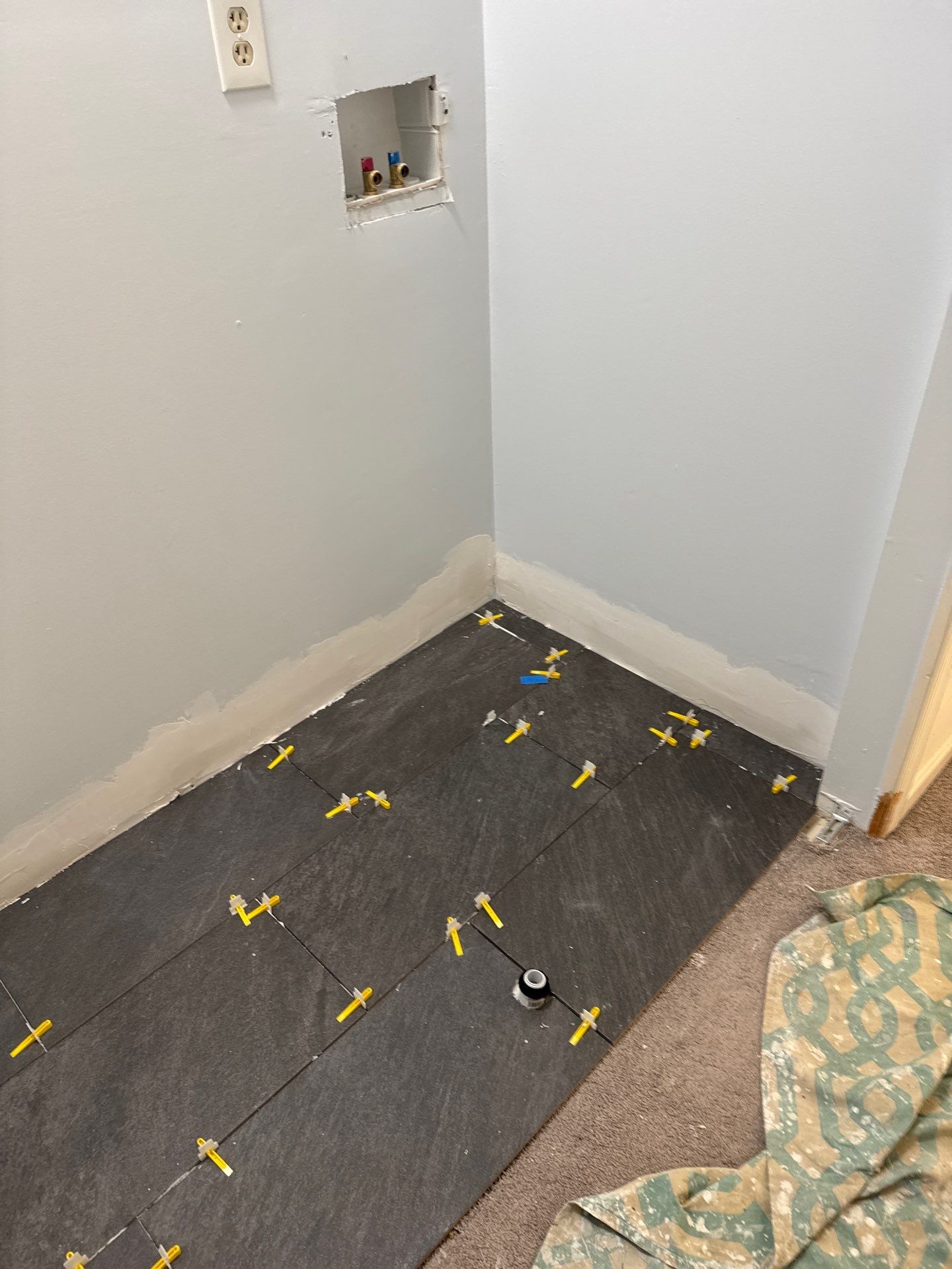 LAUNDRY AND HALLWAY REMODELING using Sherwin Williams  by La Bendicion Contruction Llc