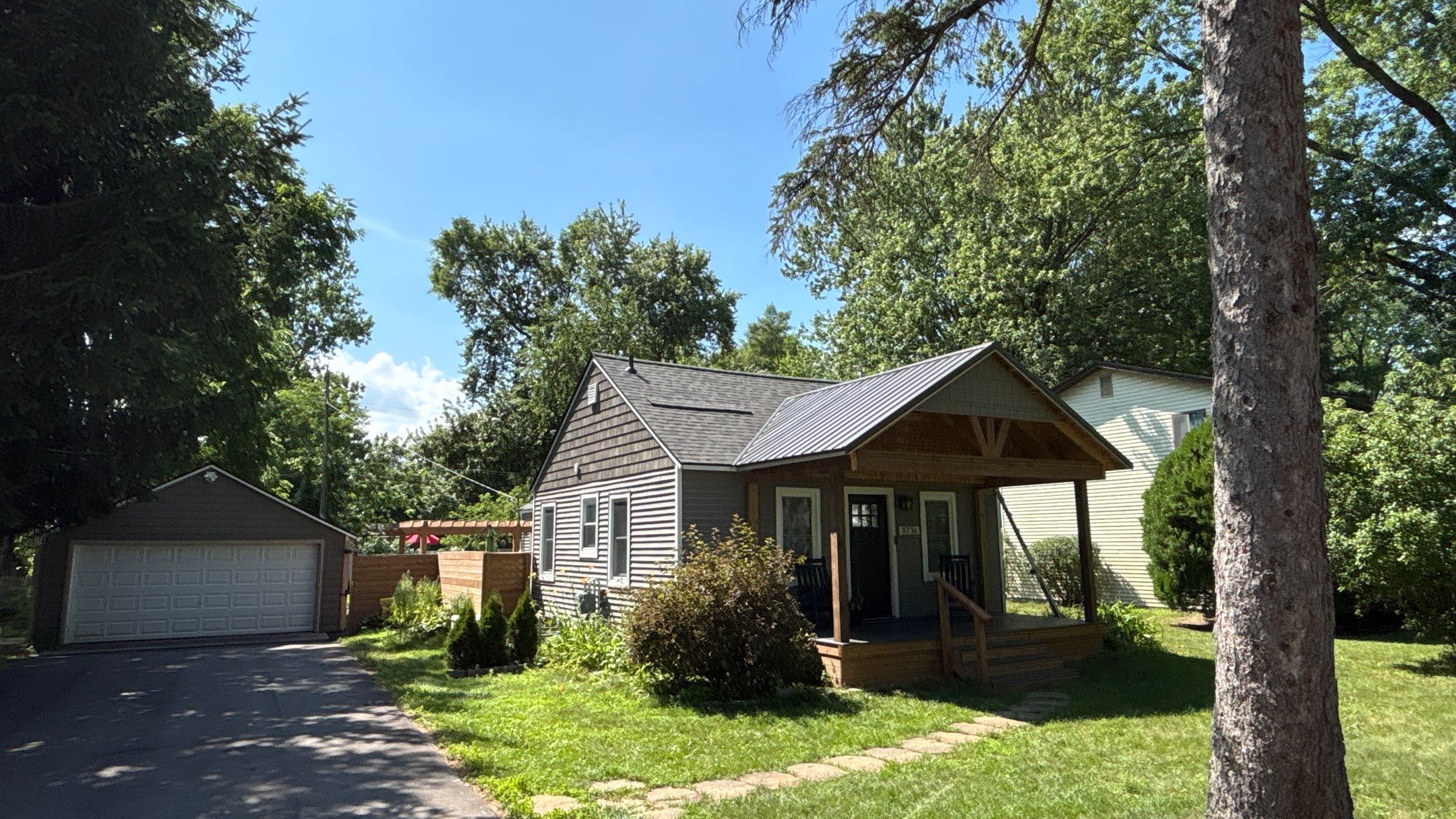 Roof Replacement using Owens Corning Peppercorn by 180 Contractors