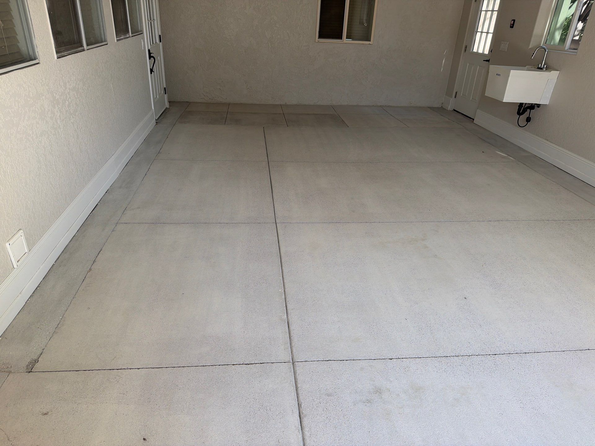 Paso Robles Polyurea Garage Floor Coating with Glacier Chips by MGP Coatings