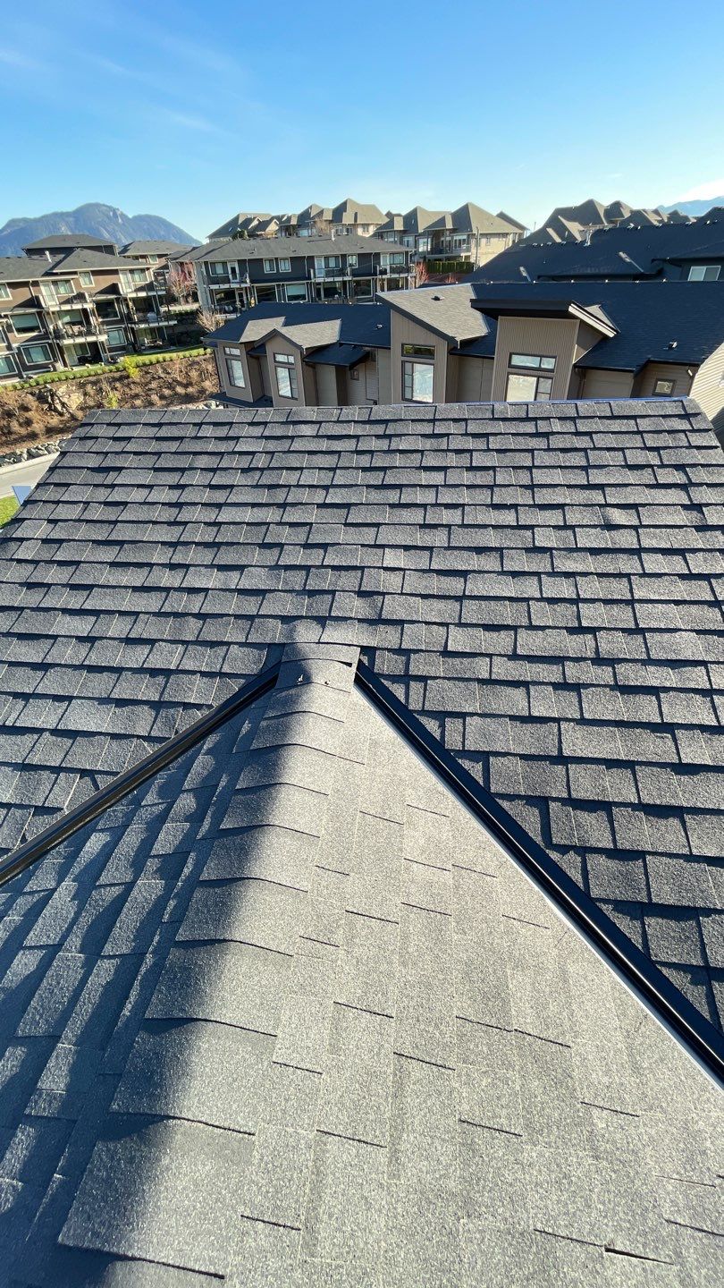 Residential Roofing Installation using OC Oakridge shingles by Top Notch Roofing Inc