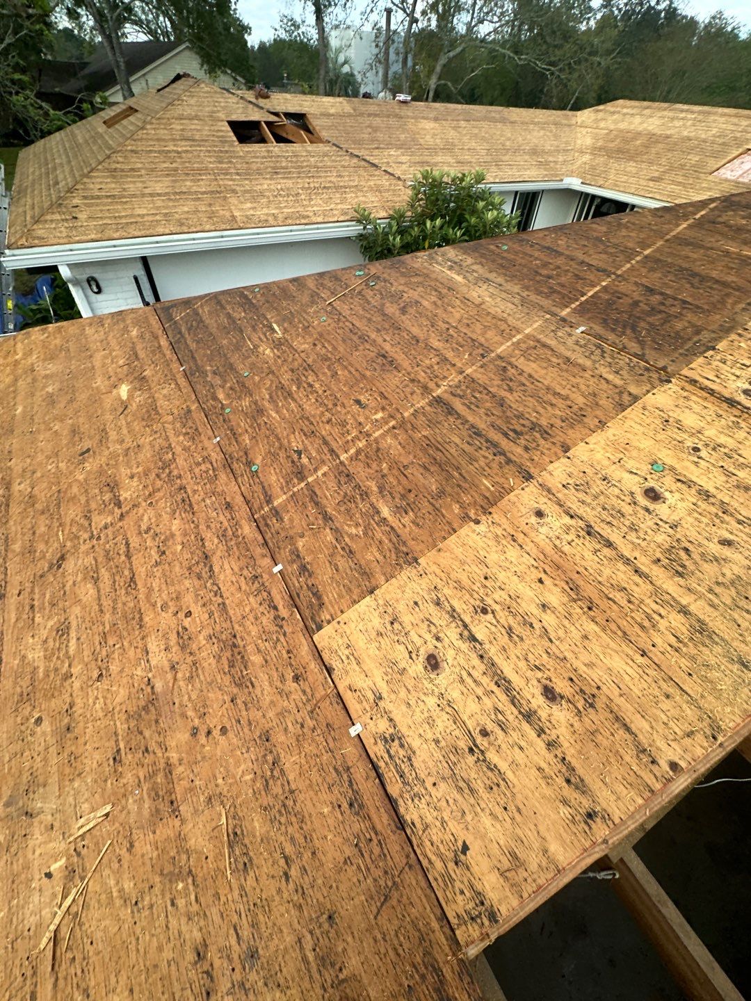 Residential Roofing Installation using Owen's Corning Duration (Lifetime) Shingles by Roof Repair Company