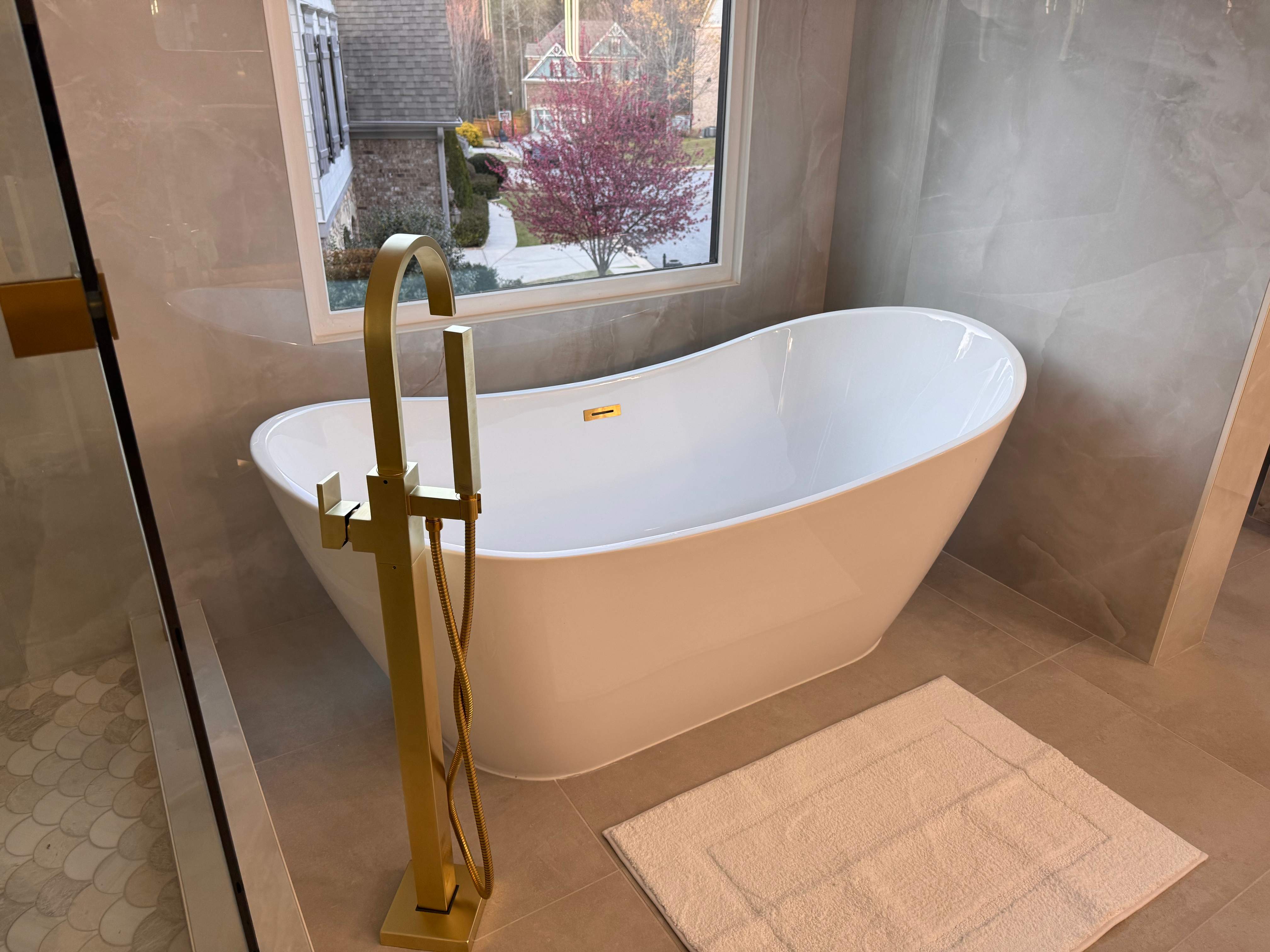 Master bathroom renovation by Prudencio