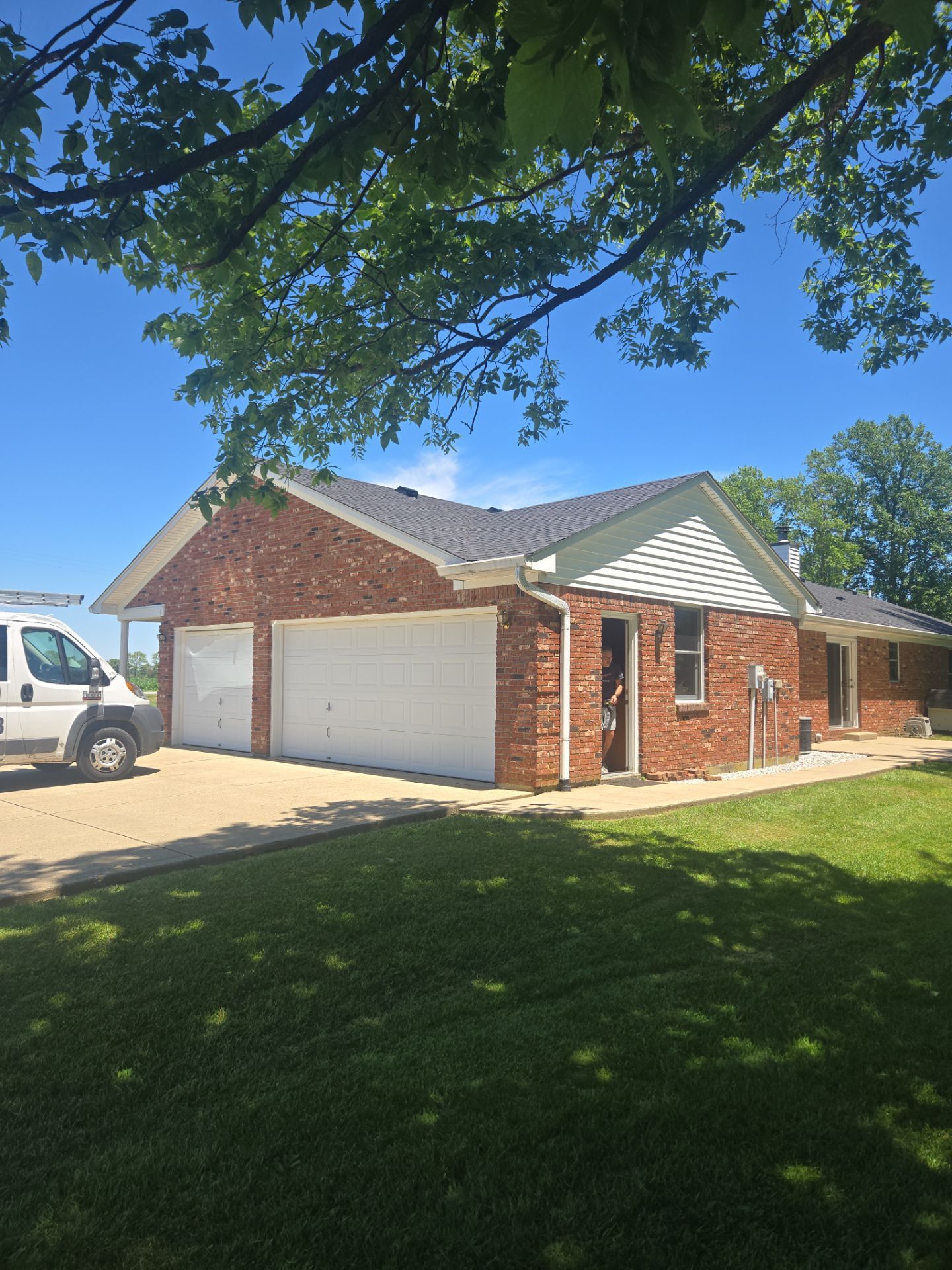 Owens Corning Oakridge - Onyx Black by Hoel Roofing & Remodeling