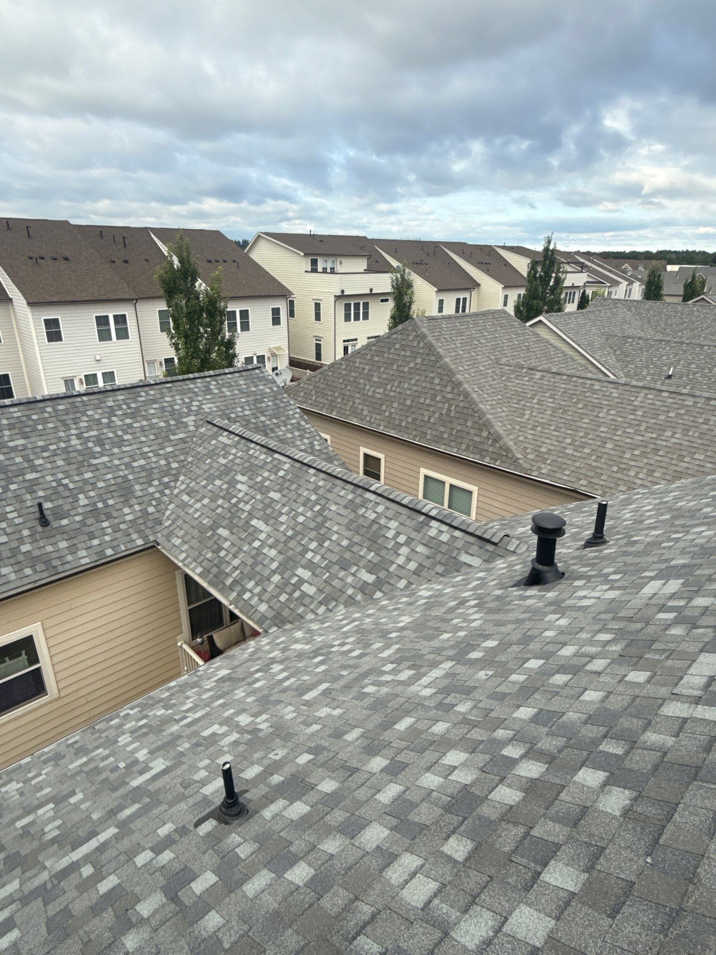 Ashburn: Residential Roof Replacement  with CertainTeed Landmark Pro in Max Def Georgetown Gray by RM Banning, Inc.