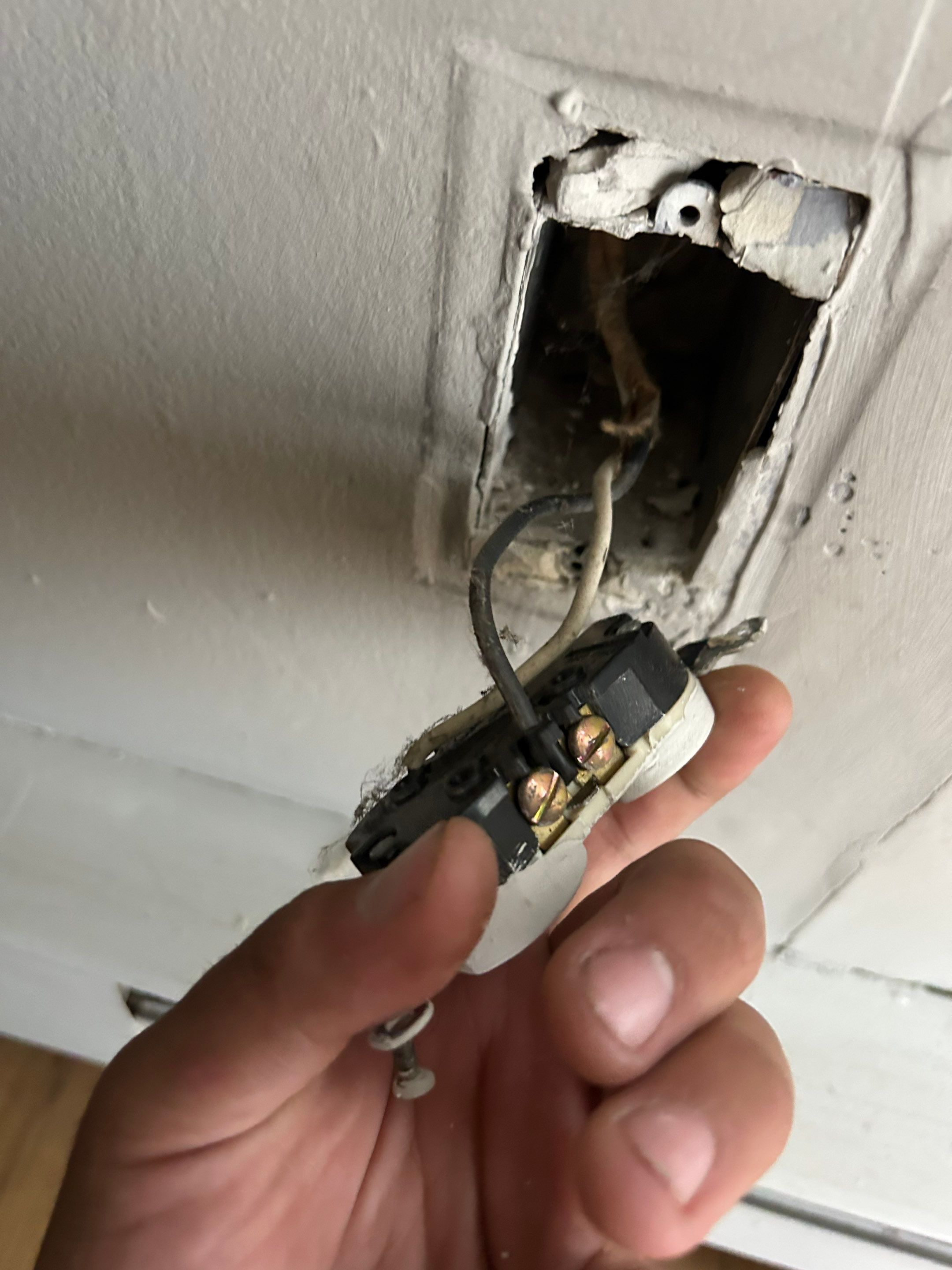 Outlet Replacement by Staybright Electric