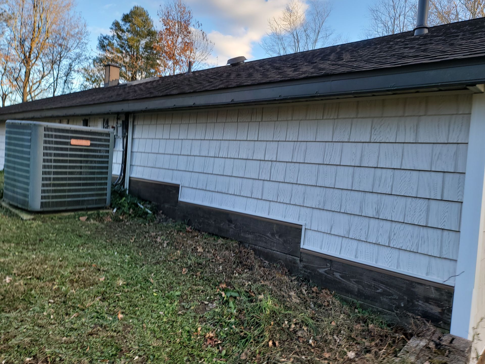 Red Cedar Siding, Color, Mountain Ash by Eagle Eye Roofing