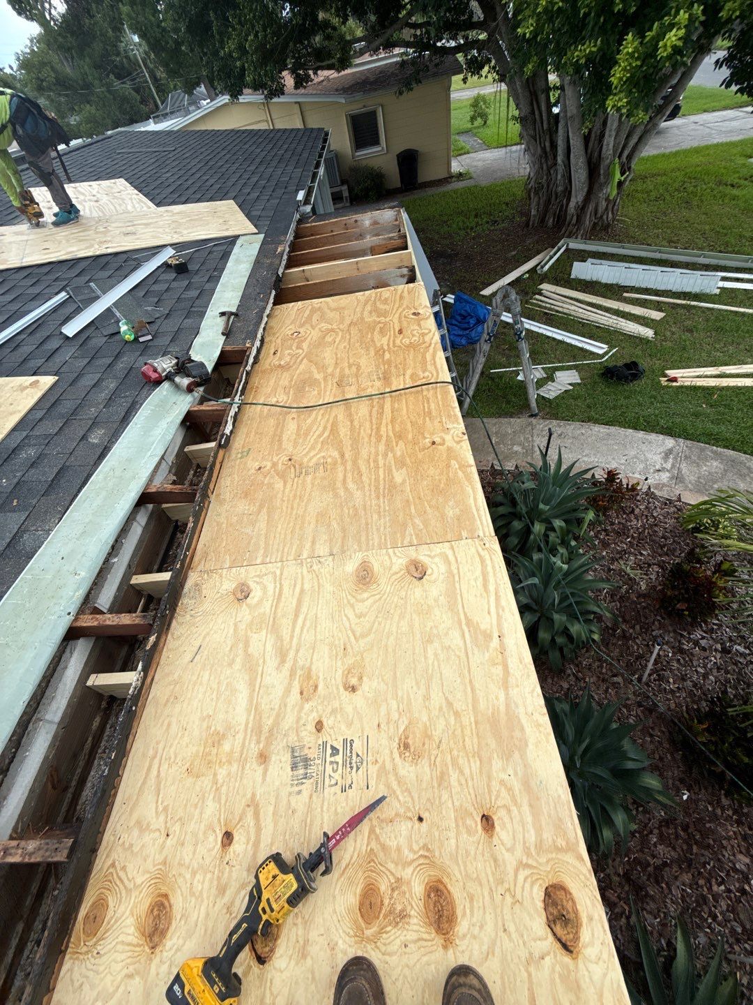 Project in St. Petersburg 33702 by Mitchell Roofing Company LLC 