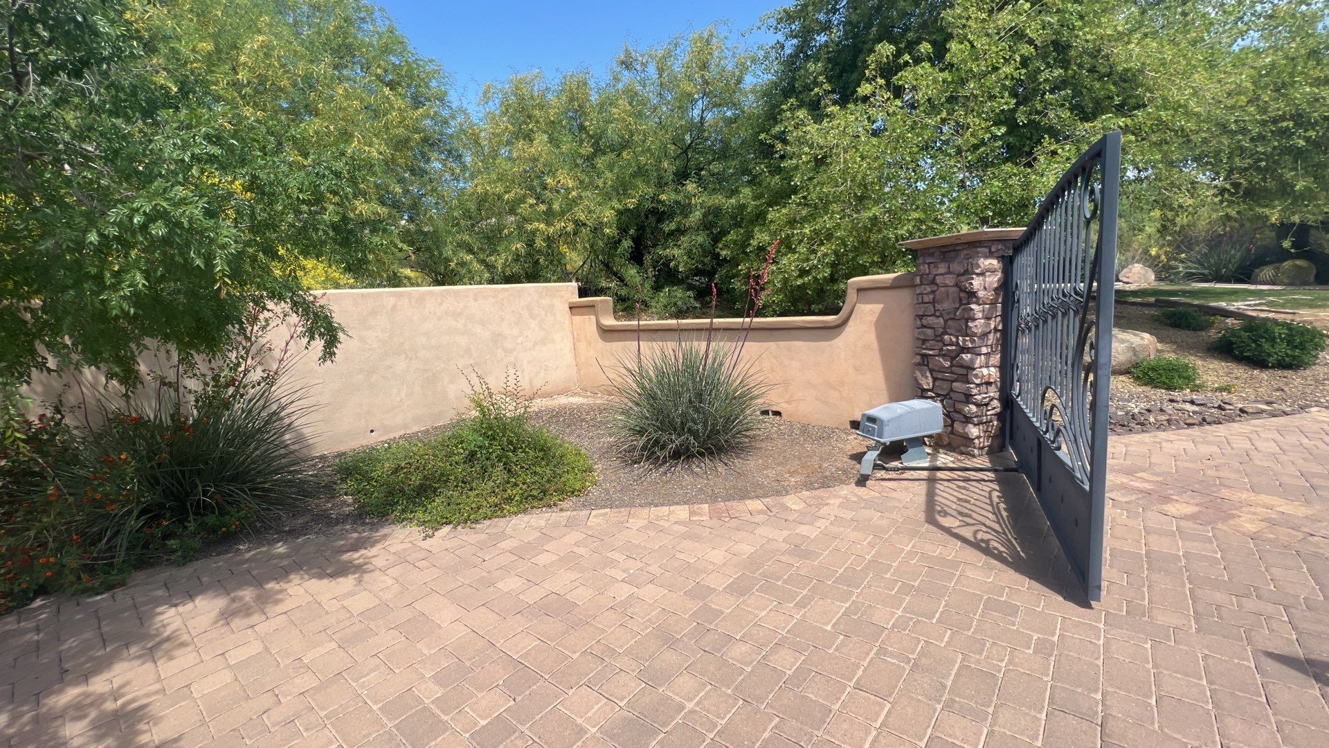 8,600 s.f. Single Family Home in Paradise Valley Arizona 85253 by Crash of Rhinos Painting & Garage Floors