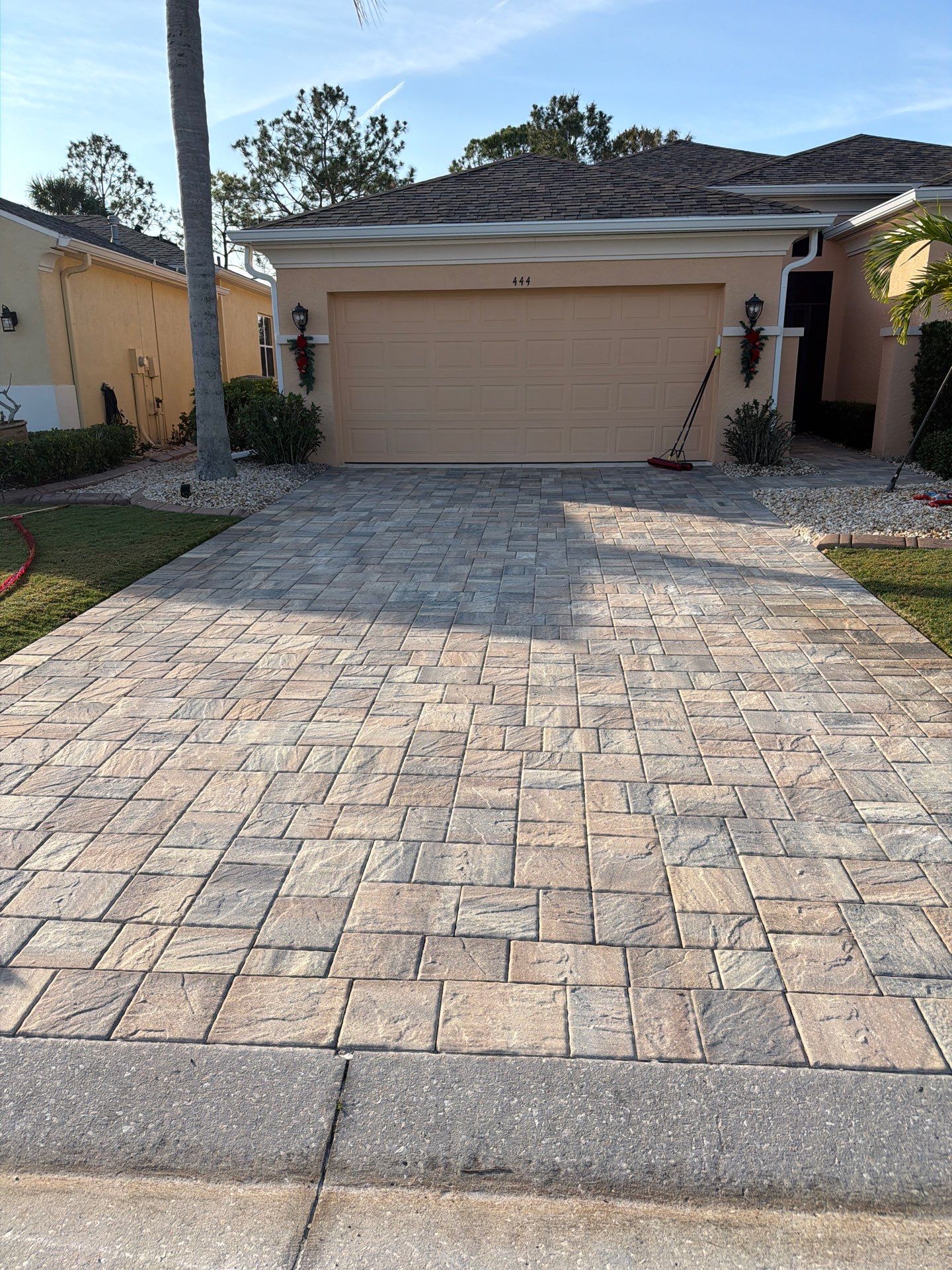 Driveway Sealing in Sun City Center by Supreme Paver Experts