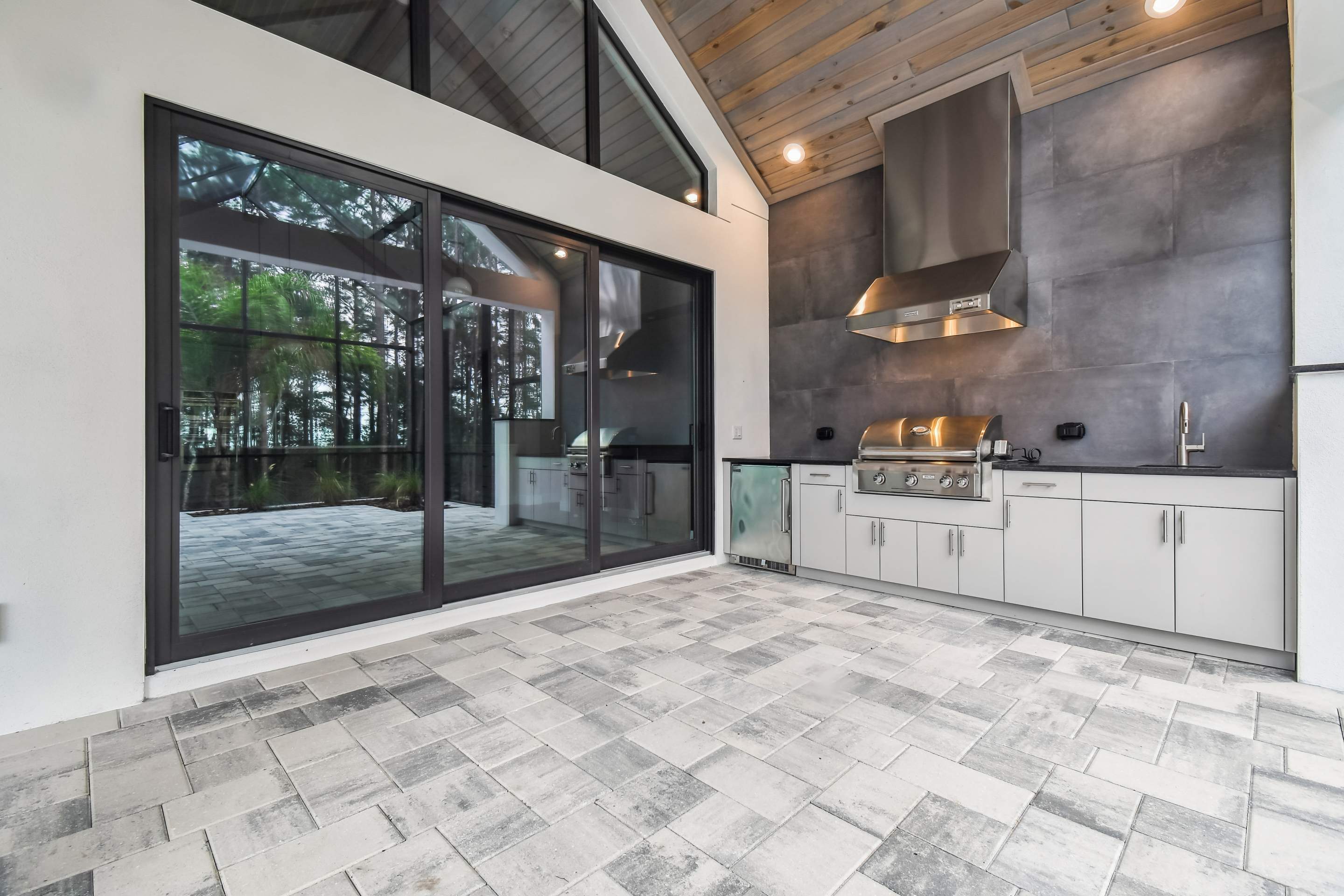 Custom Obsidian by Lyons Heritage Tampa, LLC