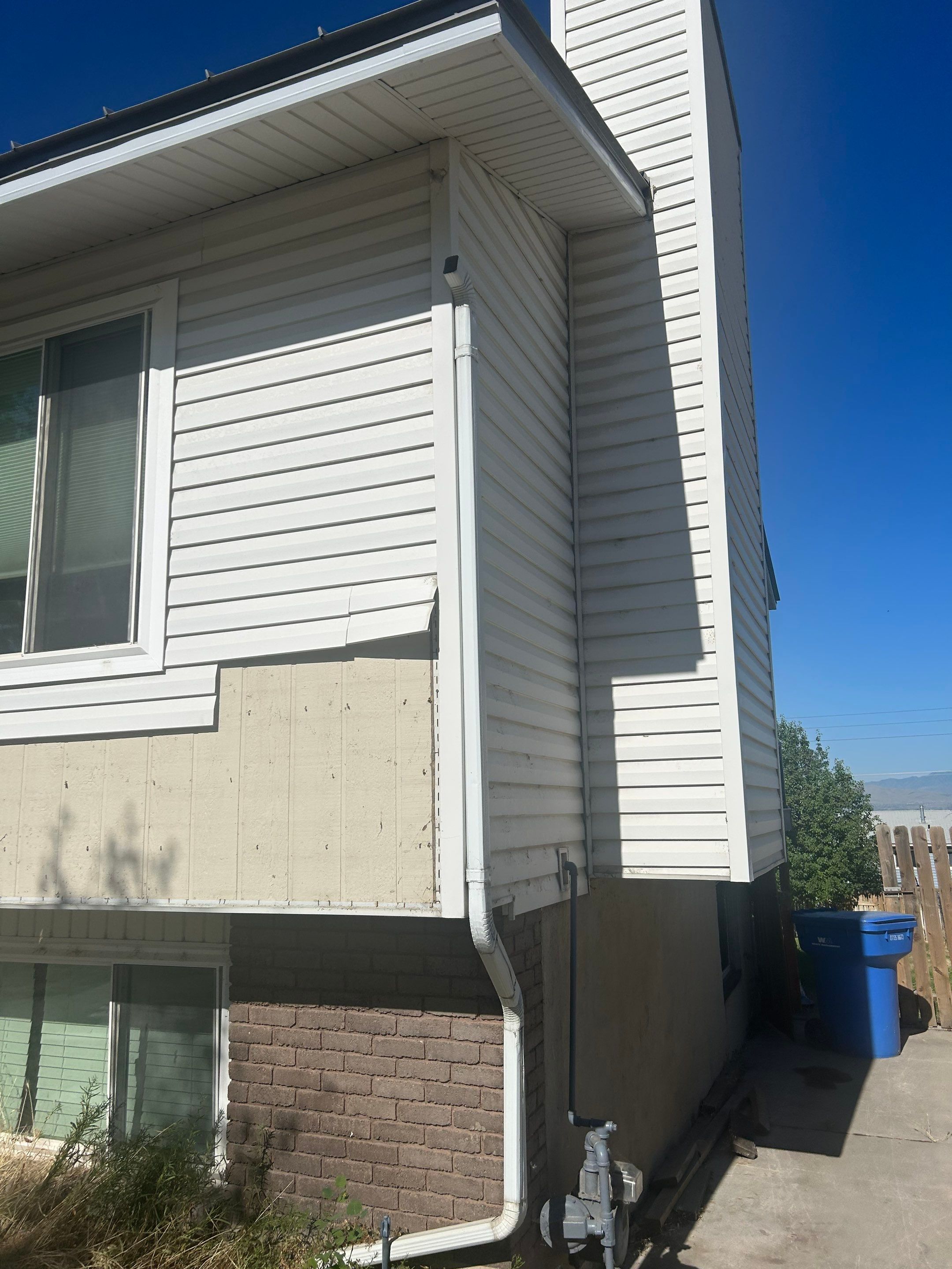 Orem | Complete Mastic Vinyl Overhaul | Bayou & White Accents by Ideal Siding Utah