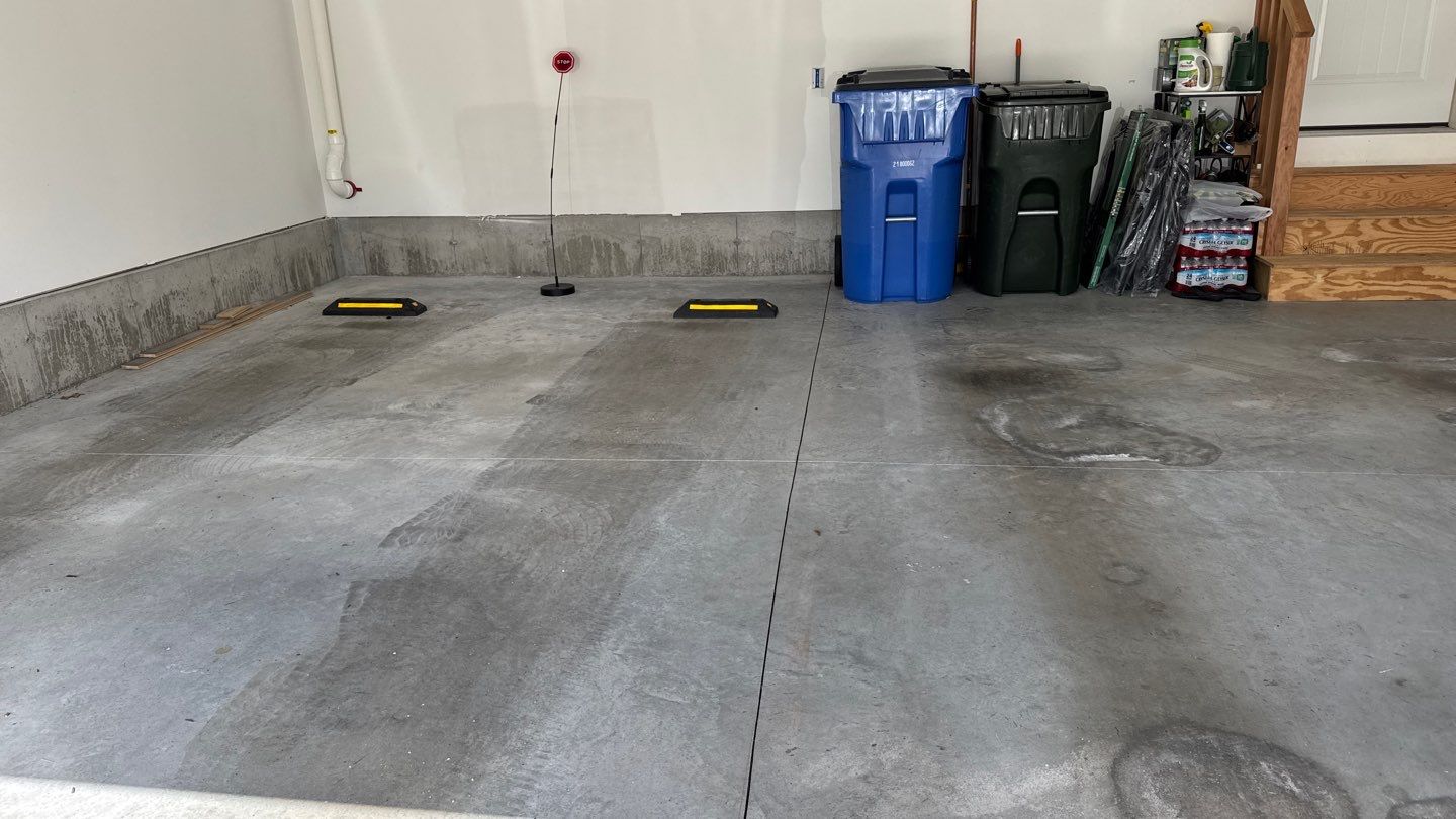 Garage in Londonderry, NH 03053 by Symphony Concrete Coatings