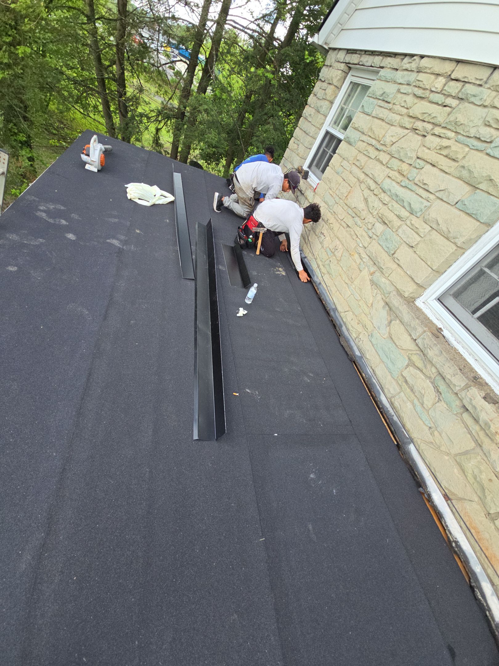 Residential Roofing Installation using GAF Timberline HDZ Charcoal by Rainstoppers Roofing